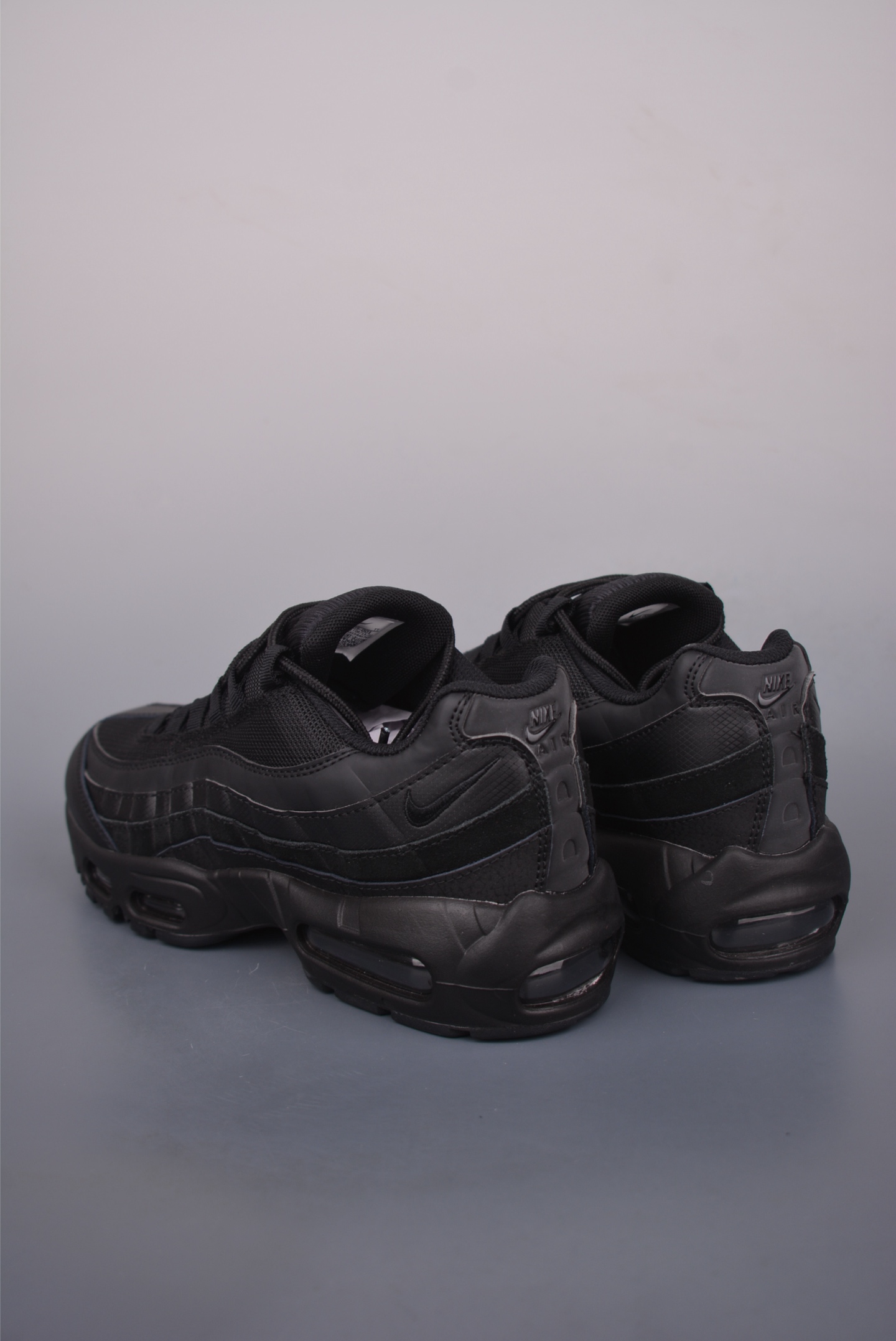 Nike Air Max 95: Comfortable, Breathable, and Durable Running Shoes 3 i1751659646759 8485 0 1