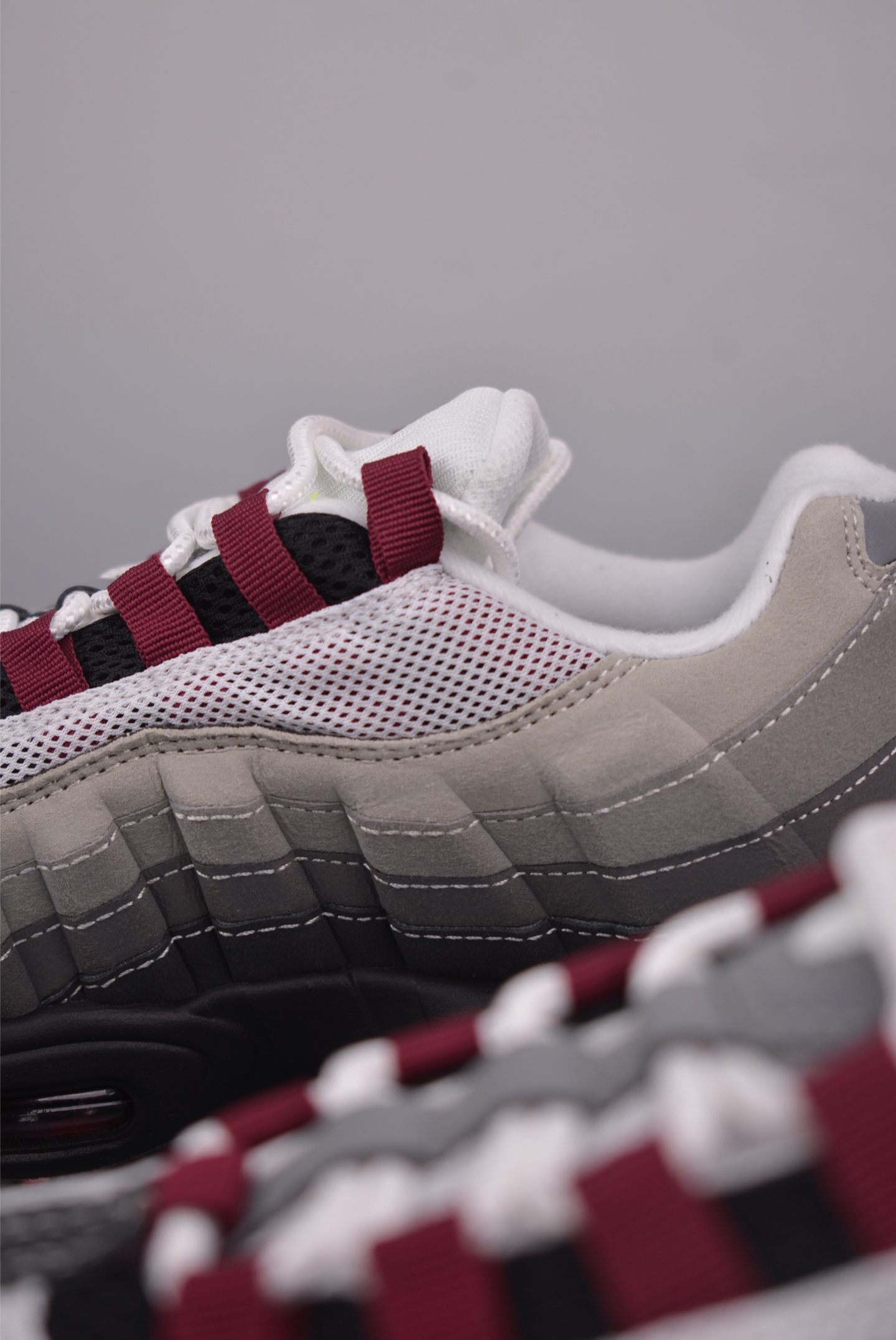 Nike Air Max 95: Cushioned Running Shoes for Trendsetters - Style DQ9001 002 9 i1751659705459 4254 0 7