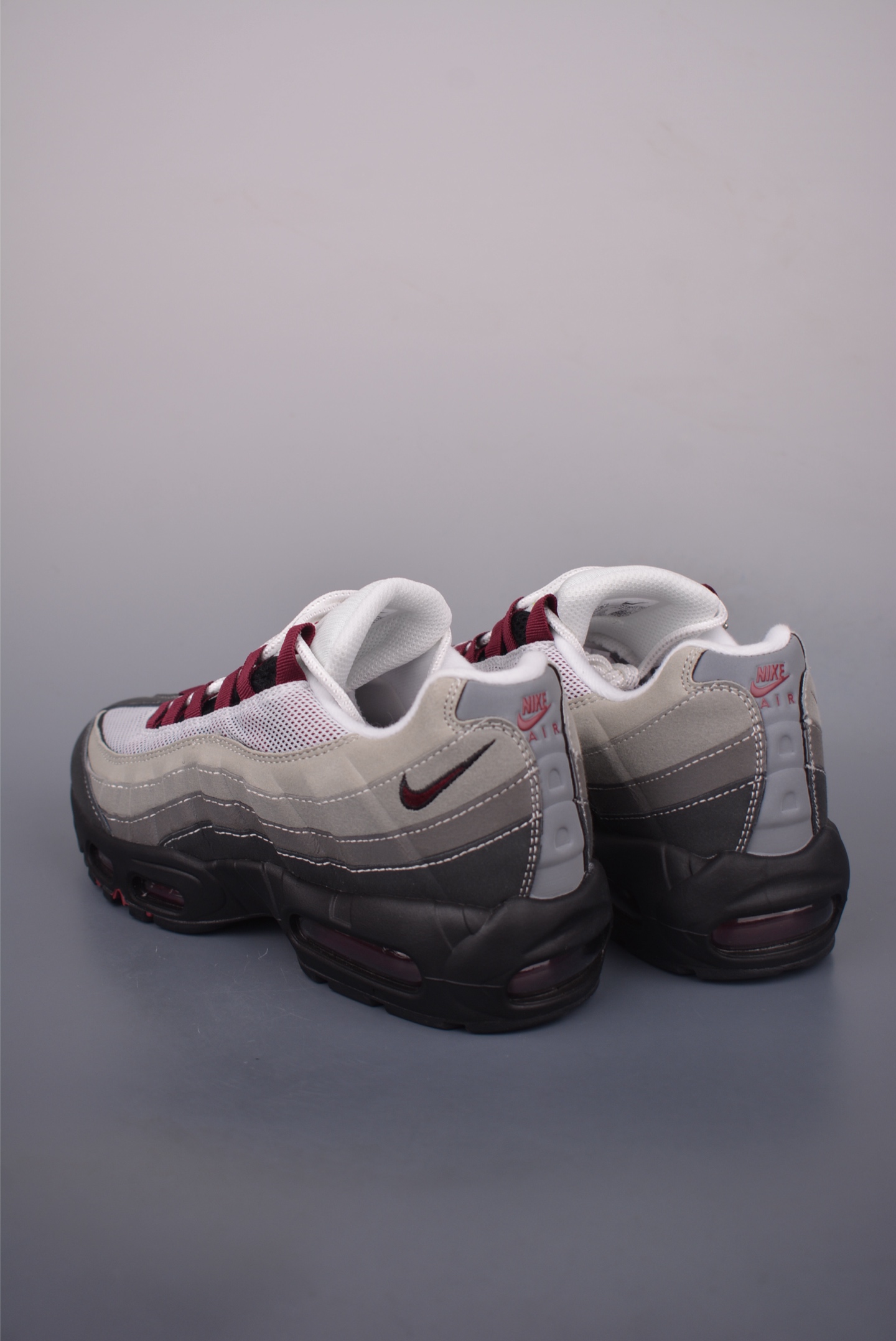 Nike Air Max 95: Cushioned Running Shoes for Trendsetters - Style DQ9001 002 3 i1751659705477 2023 0 1