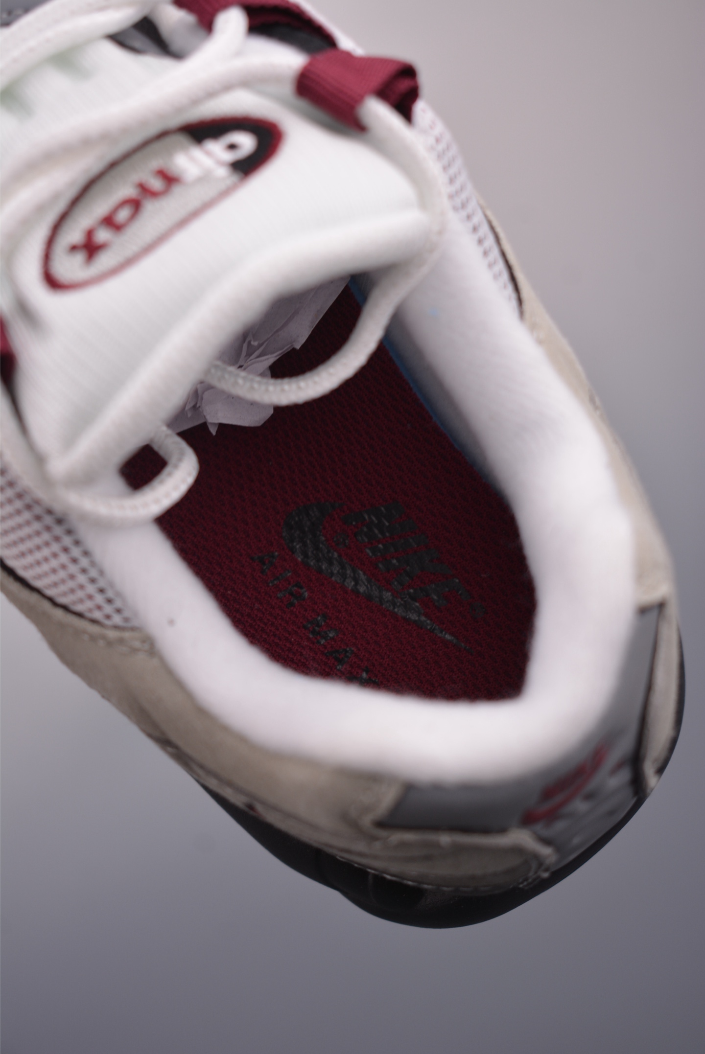 Nike Air Max 95: Cushioned Running Shoes for Trendsetters - Style DQ9001 002 10 i1751659706875 4051 0 8