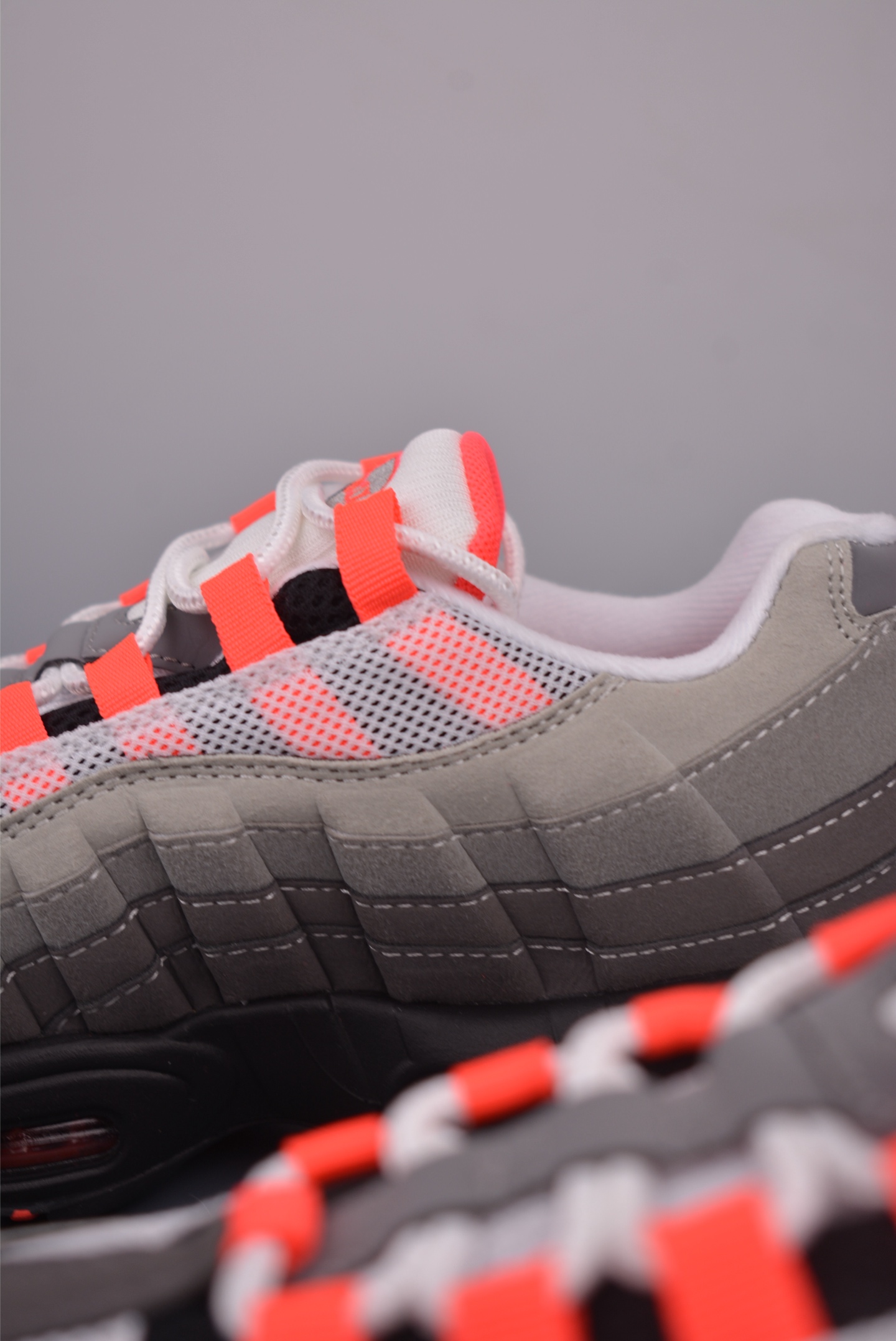 Nike Air Max 95: Iconic Design, Cushioned Comfort, and Versatile Style 9 i1751659759248 8202 0 7