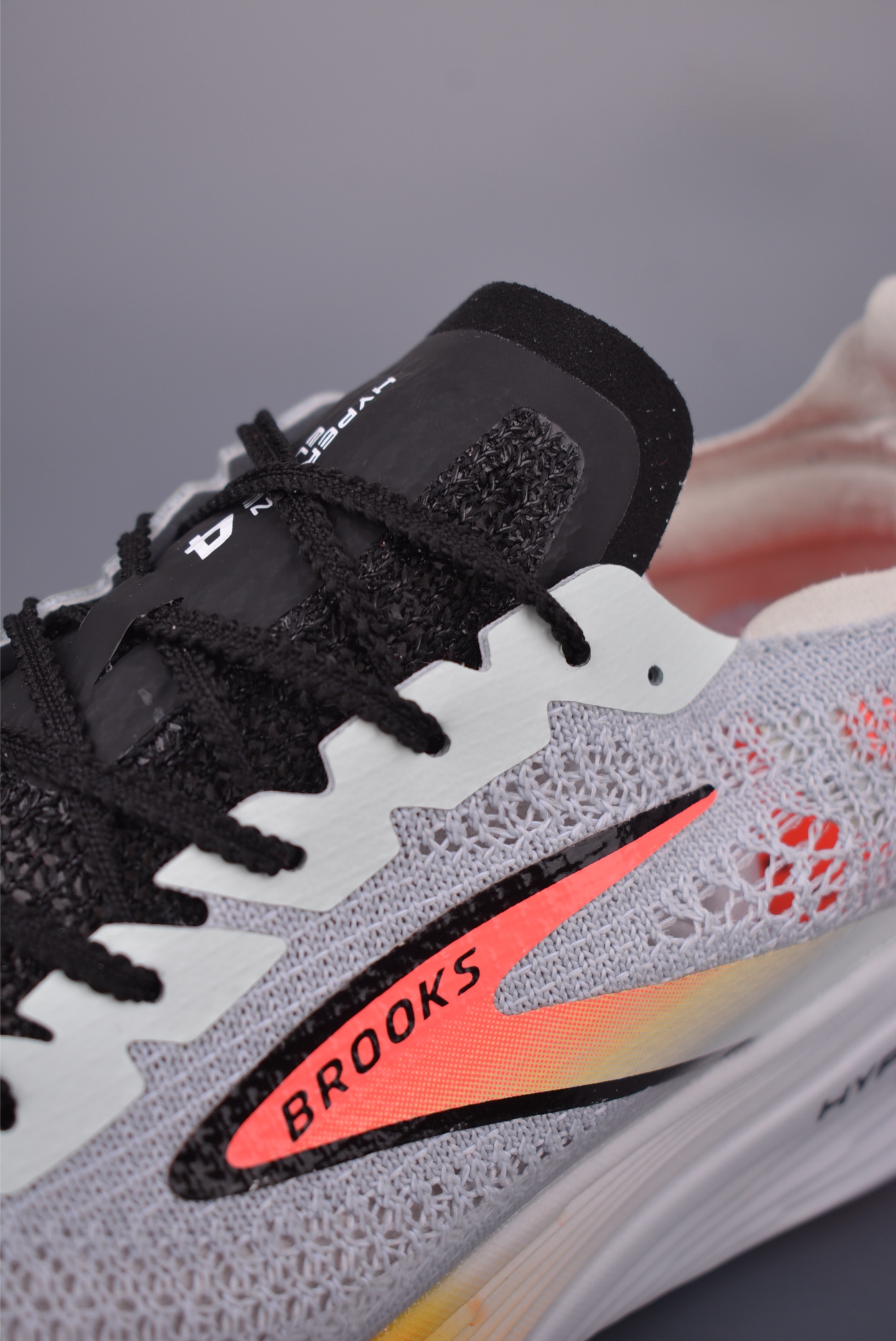 190 Brooks 布鲁克斯 Hyperion Elite 4 超弹轻盈跑步鞋 100046