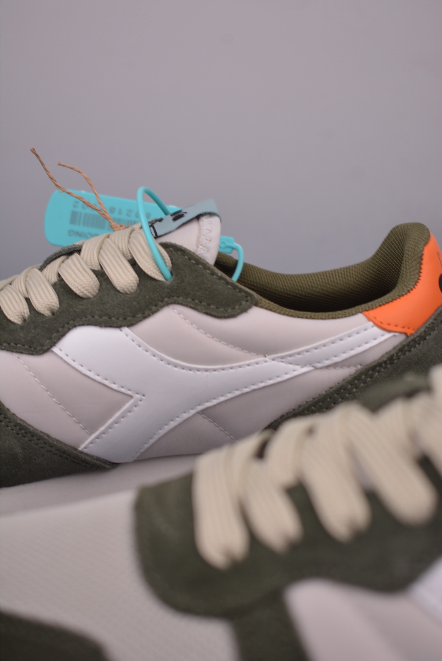 190 diadora迪亚多纳Camaro 涤纶织物牛反绒皮牛皮革 复古跑鞋-Chinese UA Cheap High Quatity Brand Clothes Bags handbags Sneakers wholesale wholesaler seller from China Factory suppliers Fashion Clothing Shoes best Quality Beautiful Price 190 diadora迪亚多纳Camaro 涤纶织物牛反绒皮牛皮革 复古跑鞋