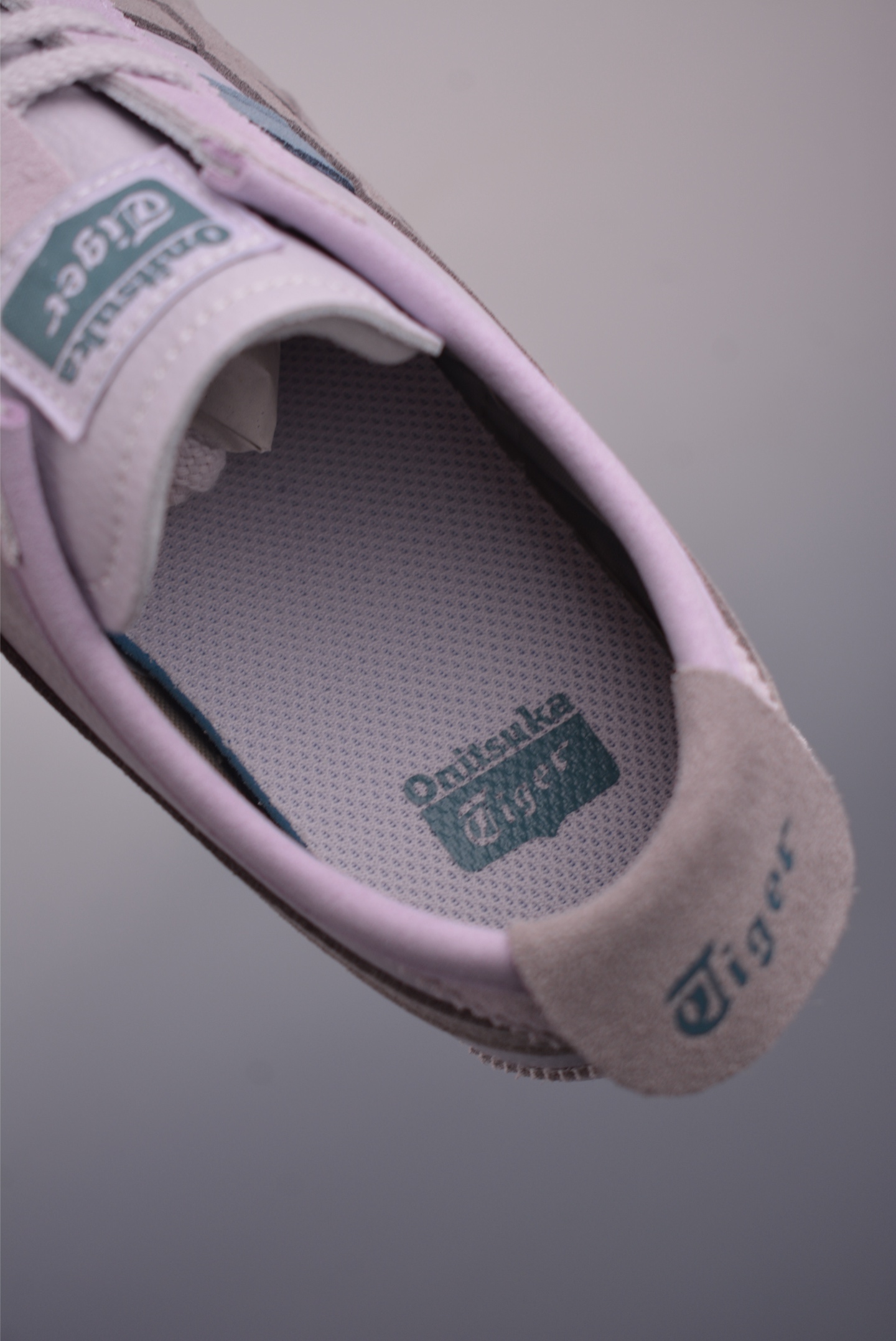 130 Asics鬼冢虎 MEXICO 66 做工精赞 1183C076-Chinese UA Cheap High Quatity Brand Clothes Bags handbags Sneakers wholesale wholesaler seller from China Factory suppliers Fashion Clothing Shoes best Quality Beautiful Price 130 Asics鬼冢虎 MEXICO 66 做工精赞 1183C076