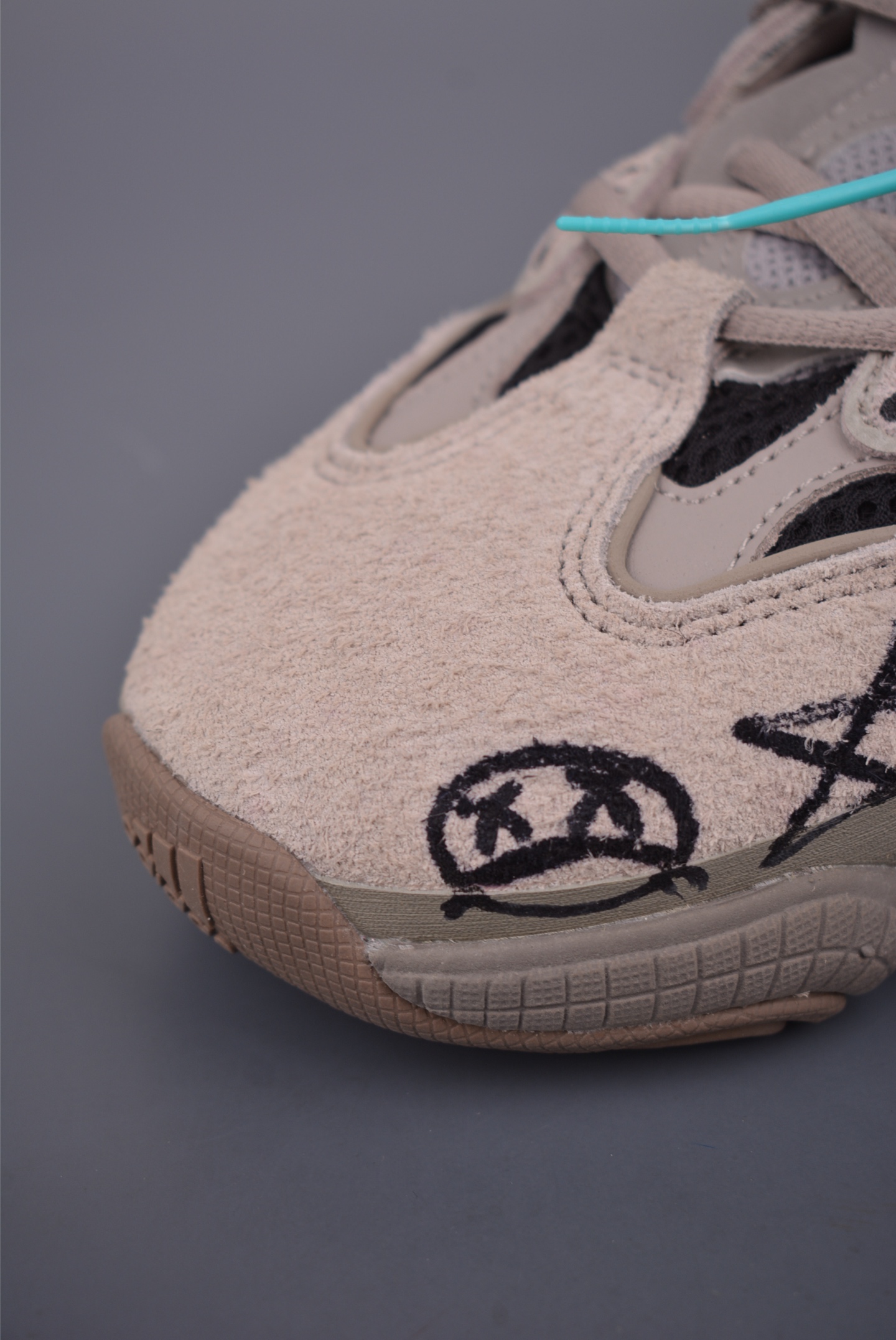 300 Adidas Yeezy 500 莓刻 街头涂鸦 GX3607