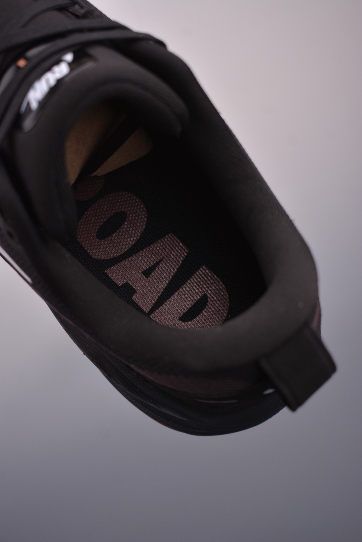 180 Nike Air Zoom Vomero 18 全新科技提前原鞋开发 运动跑鞋 IH4454-001-Chinese UA Cheap High Quatity Brand Clothes Bags handbags Sneakers wholesale wholesaler seller from China Factory suppliers Fashion Clothing Shoes best Quality Beautiful Price 180 Nike Air Zoom Vomero 18 全新科技提前原鞋开发 运动跑鞋 IH4454-001