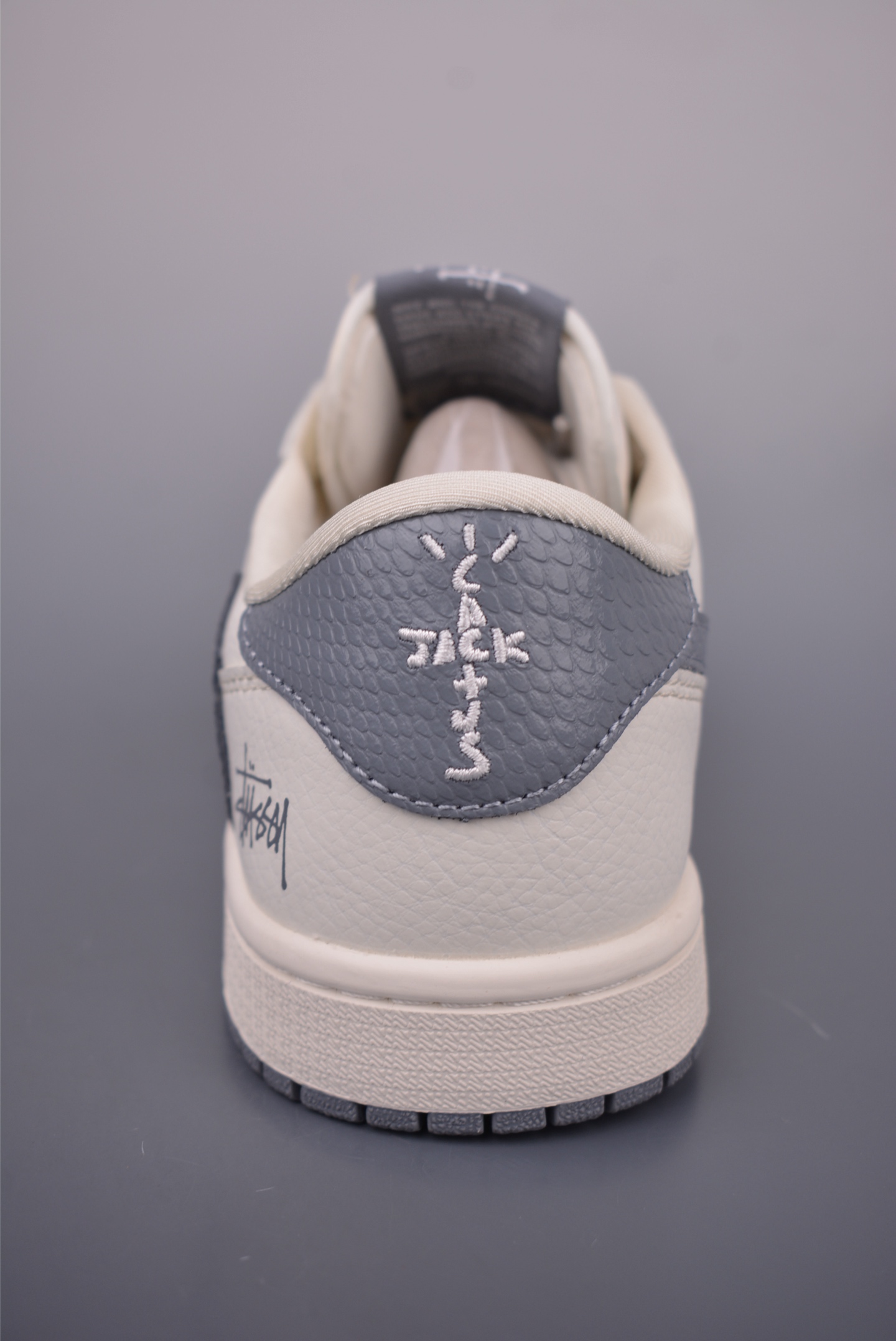 200 Fragment x Travis Scott Air Jordan 1 Low 三方联名倒钩 JW1188-271