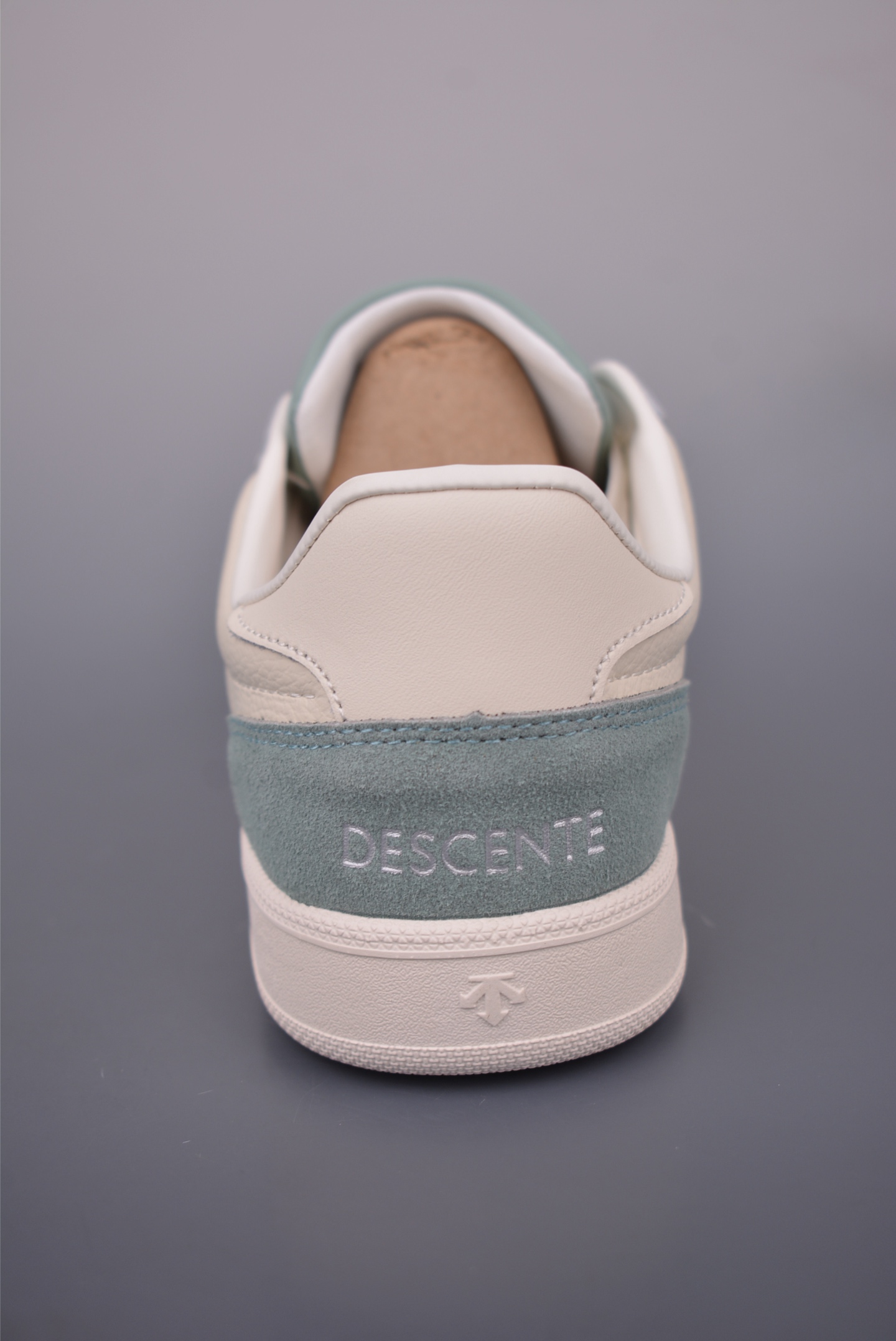 Descente Chron SB Retro Sneakers: Leather Upper, Comfortable, Versatile Style 5 i1751832008356 8513 0 3