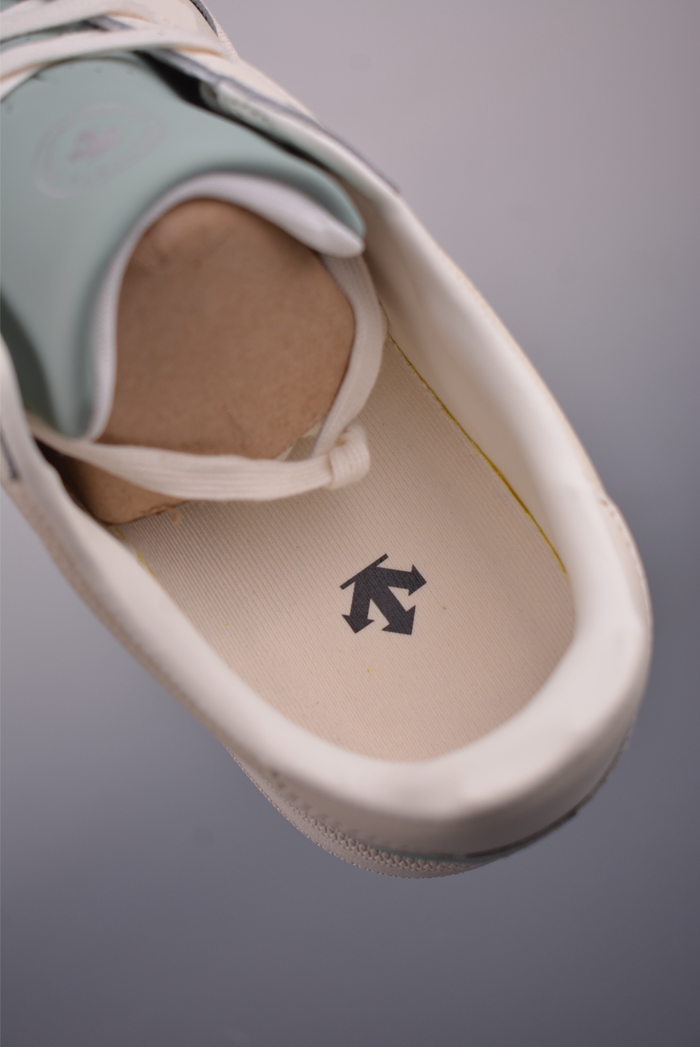 Descente Chron SB Retro Sneakers: Leather Upper, Comfortable, Versatile Style 10 i1751832008406 5932 0 8