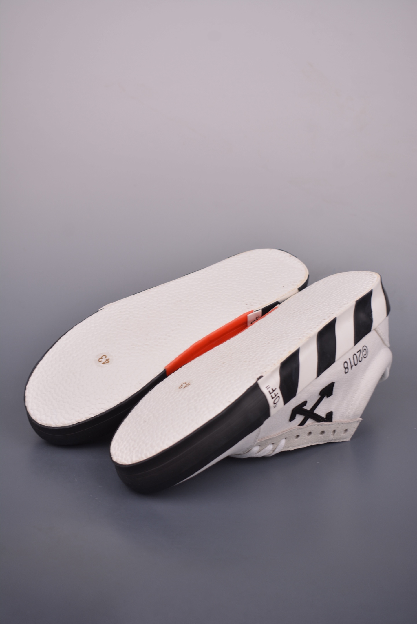 Off-White Vulcanised Low-Top Sneakers: Stylish, Comfortable, and High-Quality 4 i1751832757215 8869 0 2