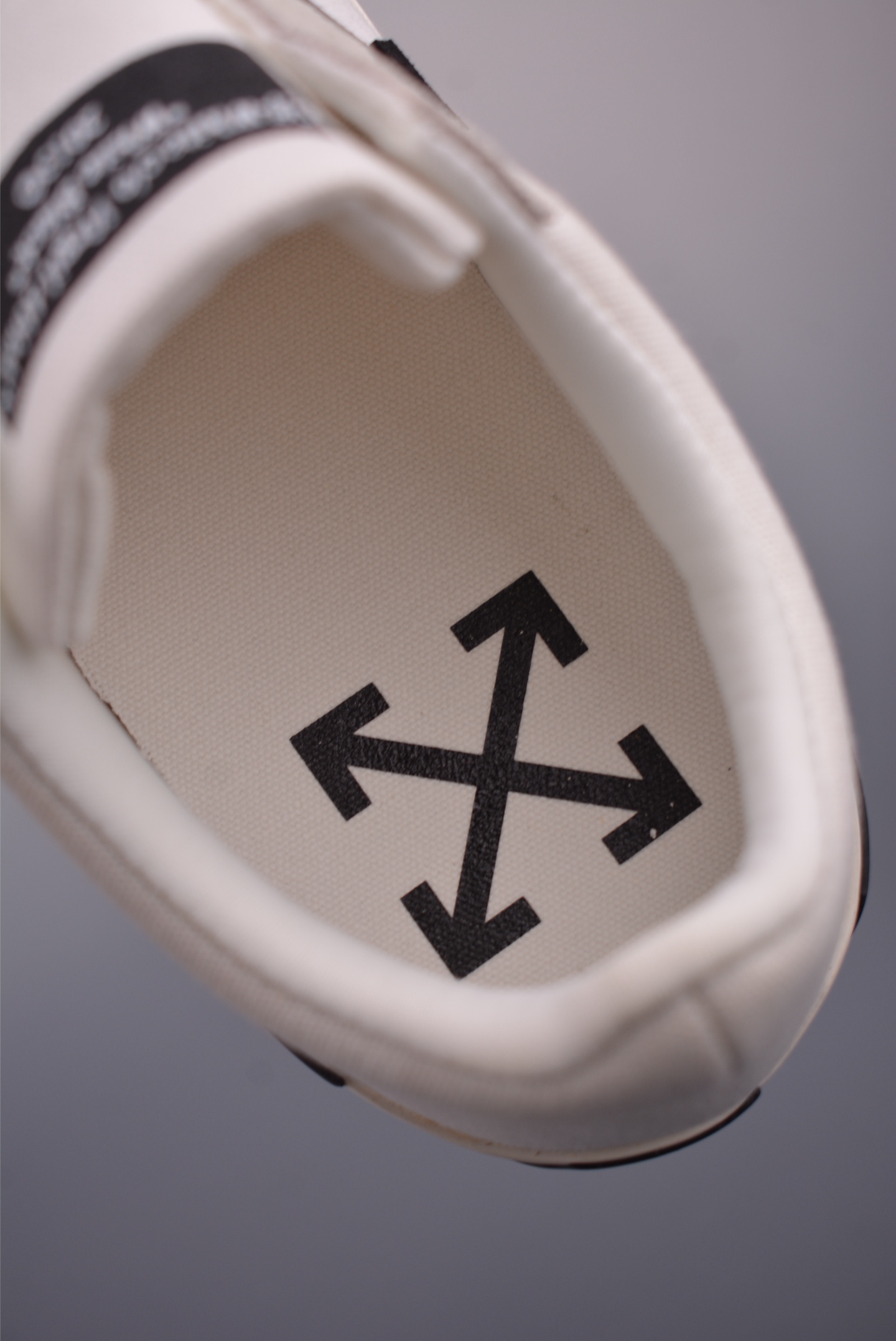 Off-White Vulcanised Low-Top Sneakers: Stylish, Comfortable, and High-Quality 10 i1751832761927 3210 0 8
