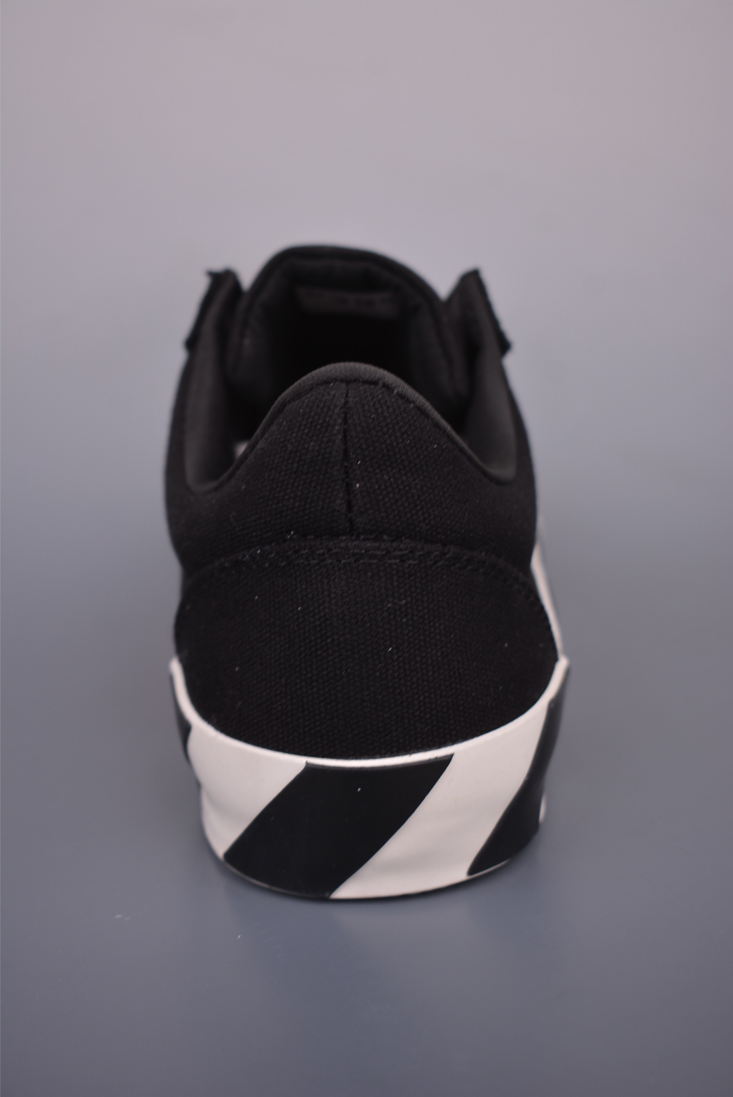 Off-White Vulcanized Low-Top Sneakers - Black/White - Size 36-47 Available 4 i1751832794036 6208 0 3