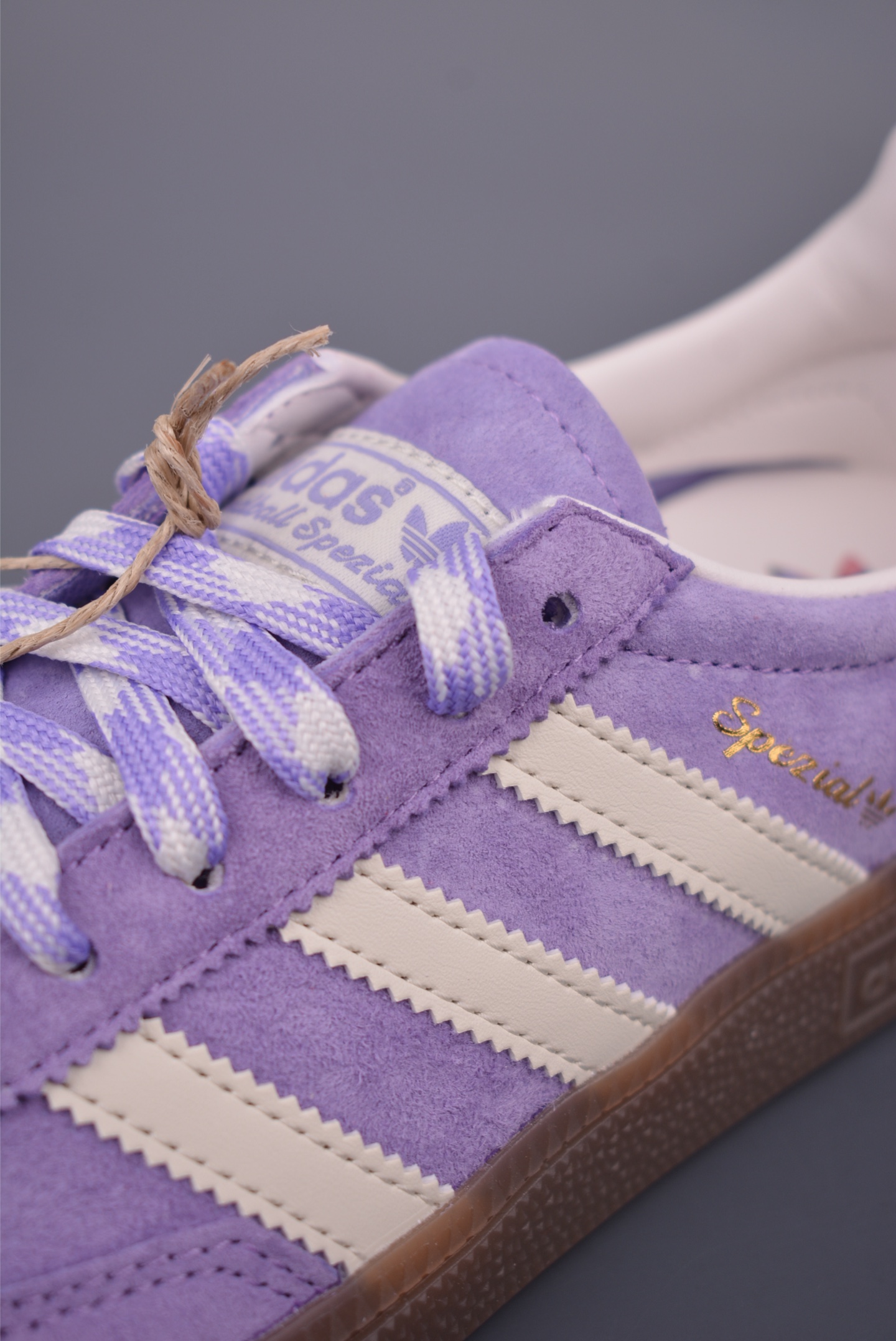 Adidas Handball Spezial Classic Suede Sneakers - Retro Style, Lilac/White 7 i1751833374405 6856 0 6