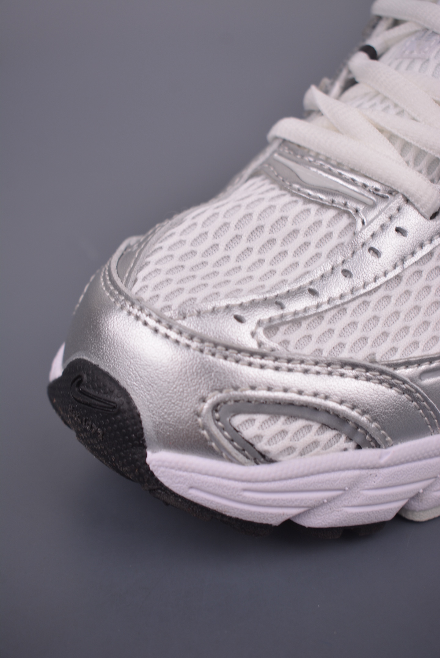 Nike Air Max Moto 2K Low-Top Running Shoes - White/Silver, HQ2056-007 7 i1751833587931 540 0 5