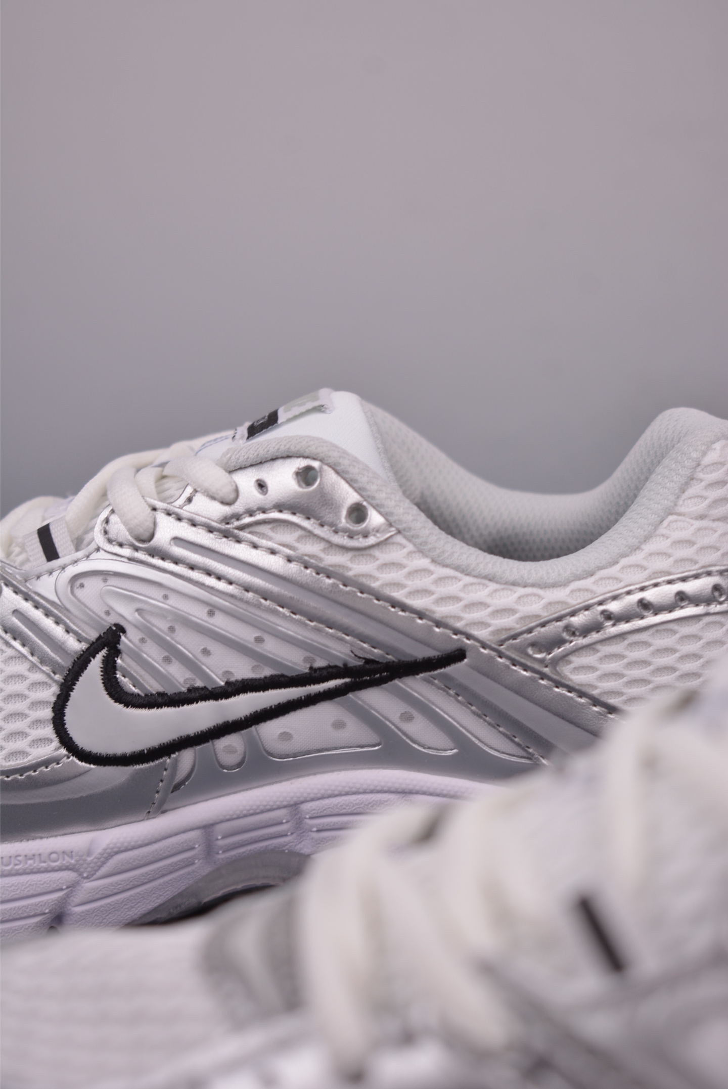 Nike Air Max Moto 2K Low-Top Running Shoes - White/Silver, HQ2056-007 9 i1751833589661 7459 0 7