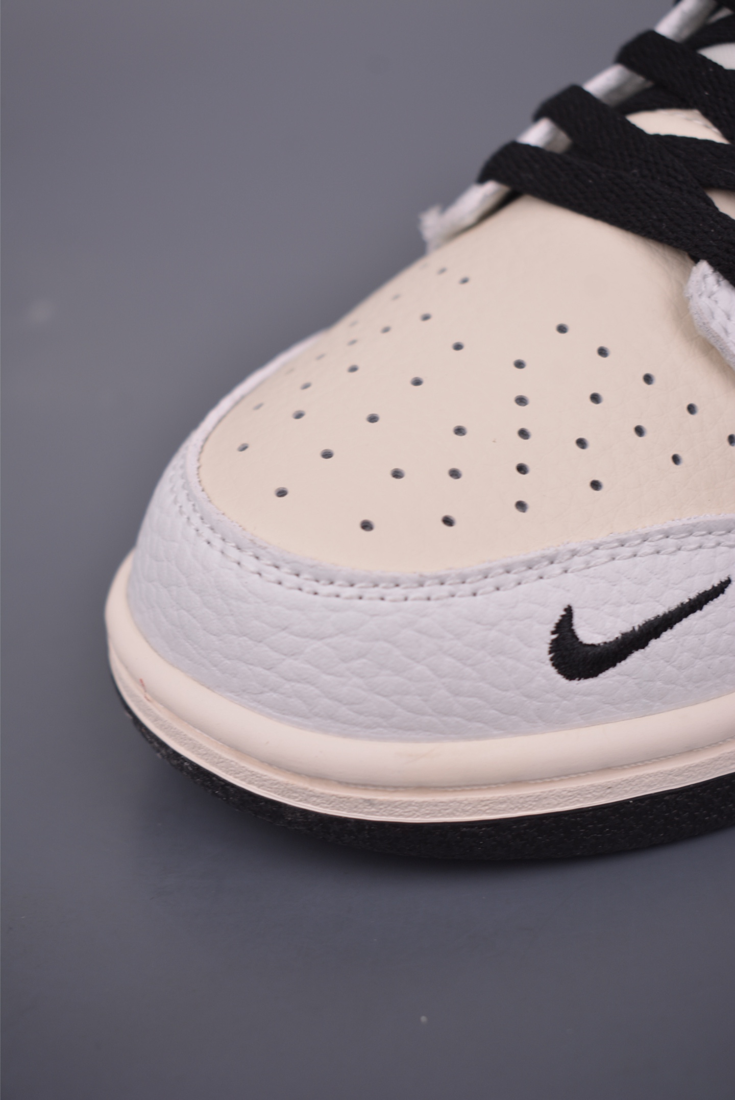 Nike SB Dunk Low Custom Sneakers - Premium Leather, Unique Design, Comfortable Fit 6 i1751834721393 1194 0 5