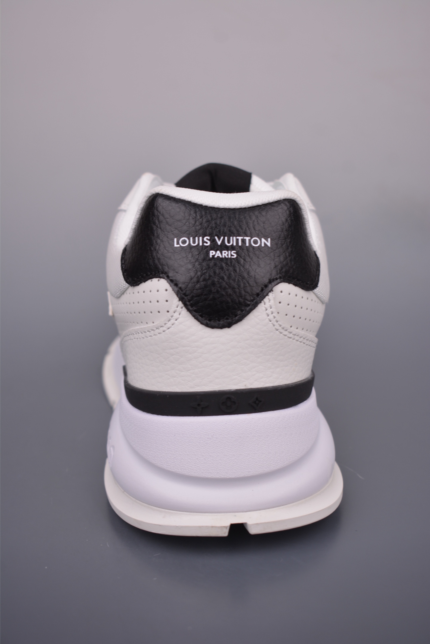 Louis Vuitton Trainer Sneaker Low White Leather Casual Shoes, Size 41-45 4 i1751913193951 2900 0 3