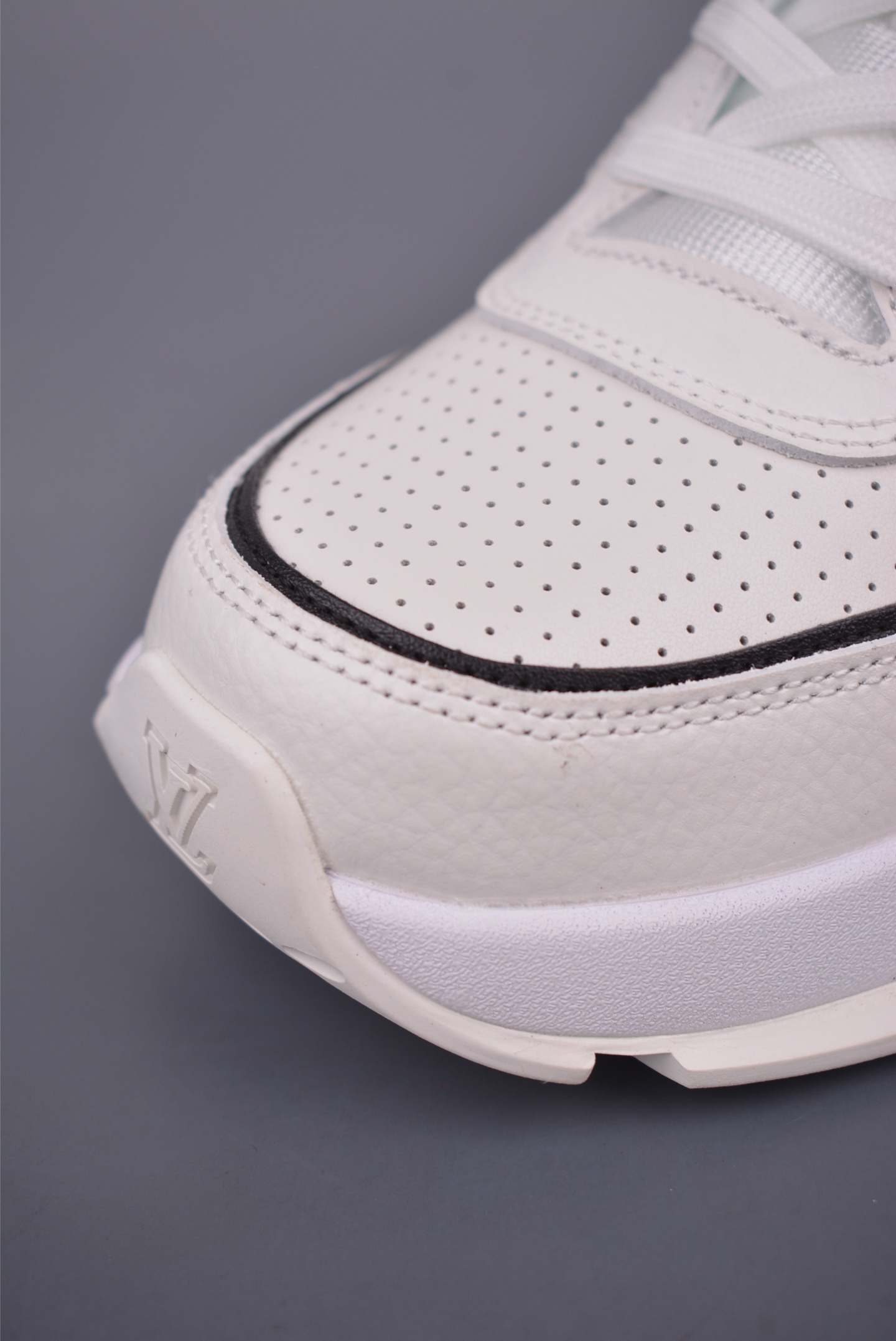 Louis Vuitton Trainer Sneaker Low White Leather Casual Shoes, Size 41-45 6 i1751913193951 3630 0 5