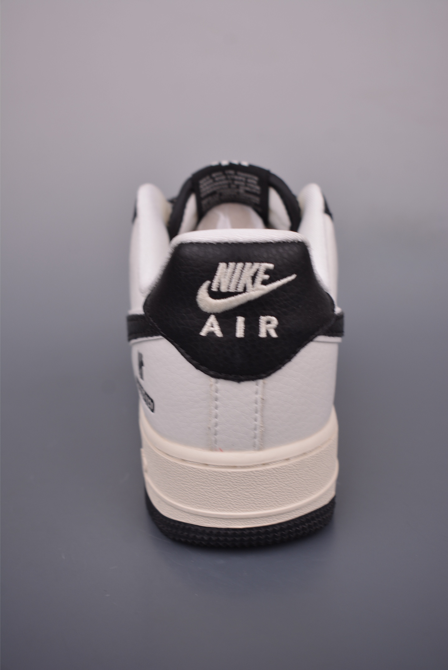 Nike Air Force 1 Low Undefeated: Authentic Design, Comfortable Street Style 4 i1751916215973 200 0 3
