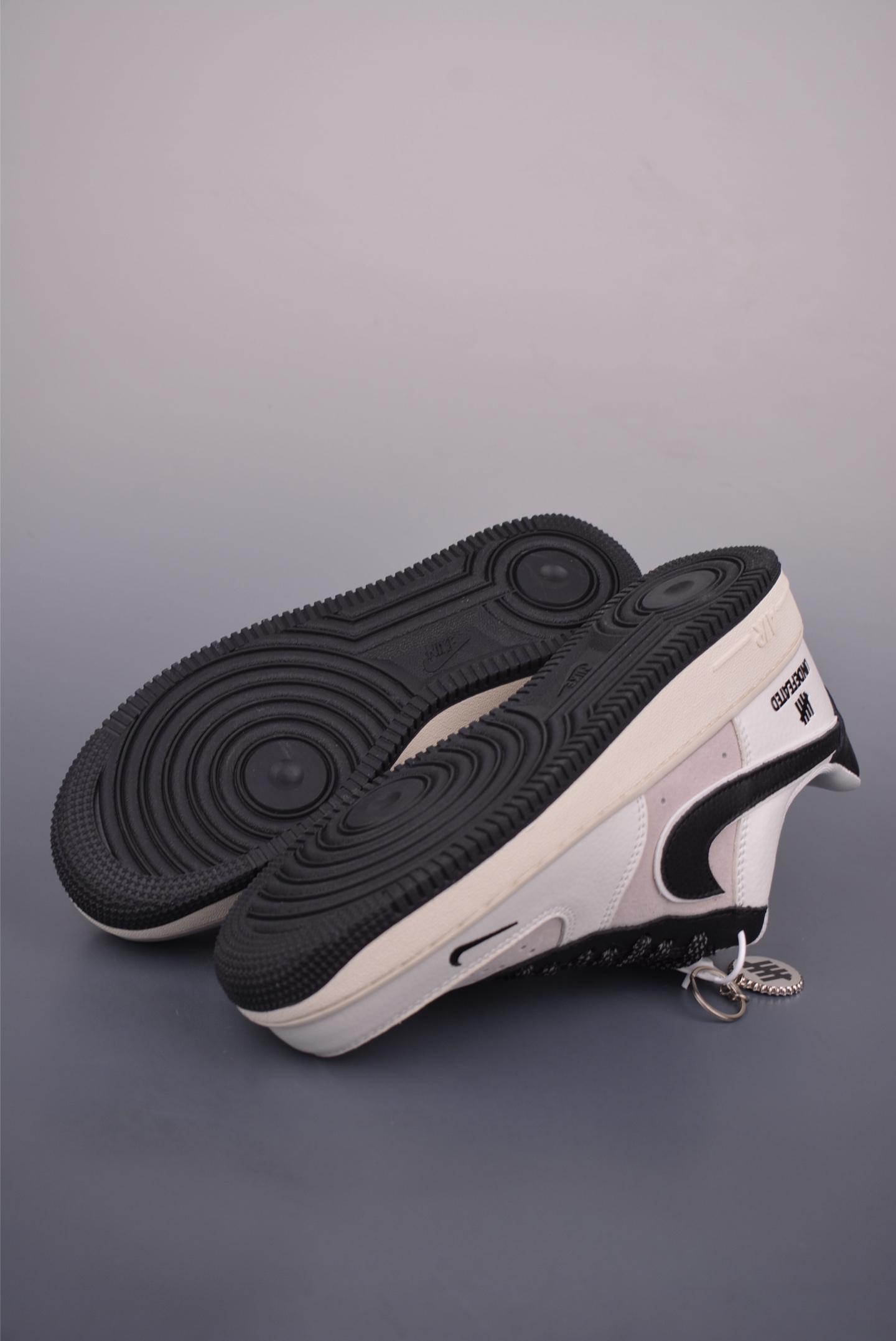 Nike Air Force 1 Low Undefeated: Authentic Design, Comfortable Street Style 3 i1751916217619 9425 0 2