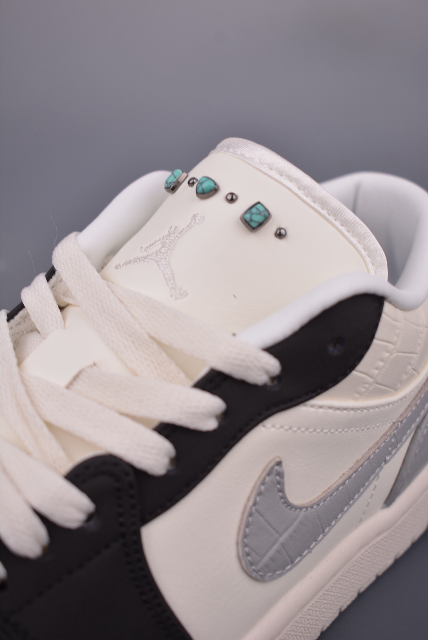 200 Air Jordan 1 Low 雾霾珍珠 AJ1乔1低帮休闲板鞋 IO2242-101-Chinese UA Cheap High Quatity Brand Clothes Bags handbags Sneakers wholesale wholesaler seller from China Factory suppliers Fashion Clothing Shoes best Quality Beautiful Price 200 Air Jordan 1 Low 雾霾珍珠 AJ1乔1低帮休闲板鞋 IO2242-101