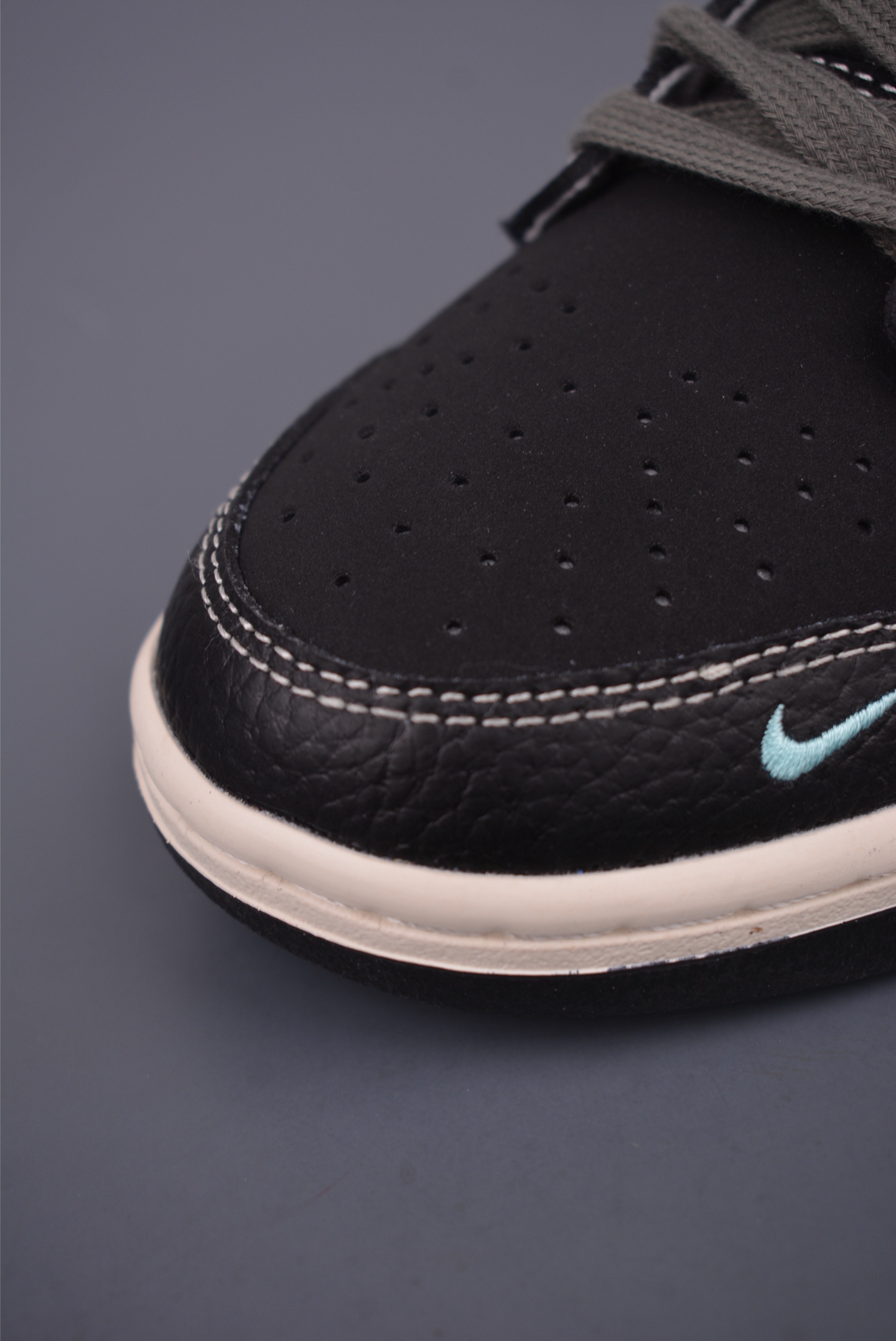 Nike SB Dunk Low Louis Vuitton Collab Black/Aqua Premium Leather Sneakers 6 i1751916541842 9422 0 5