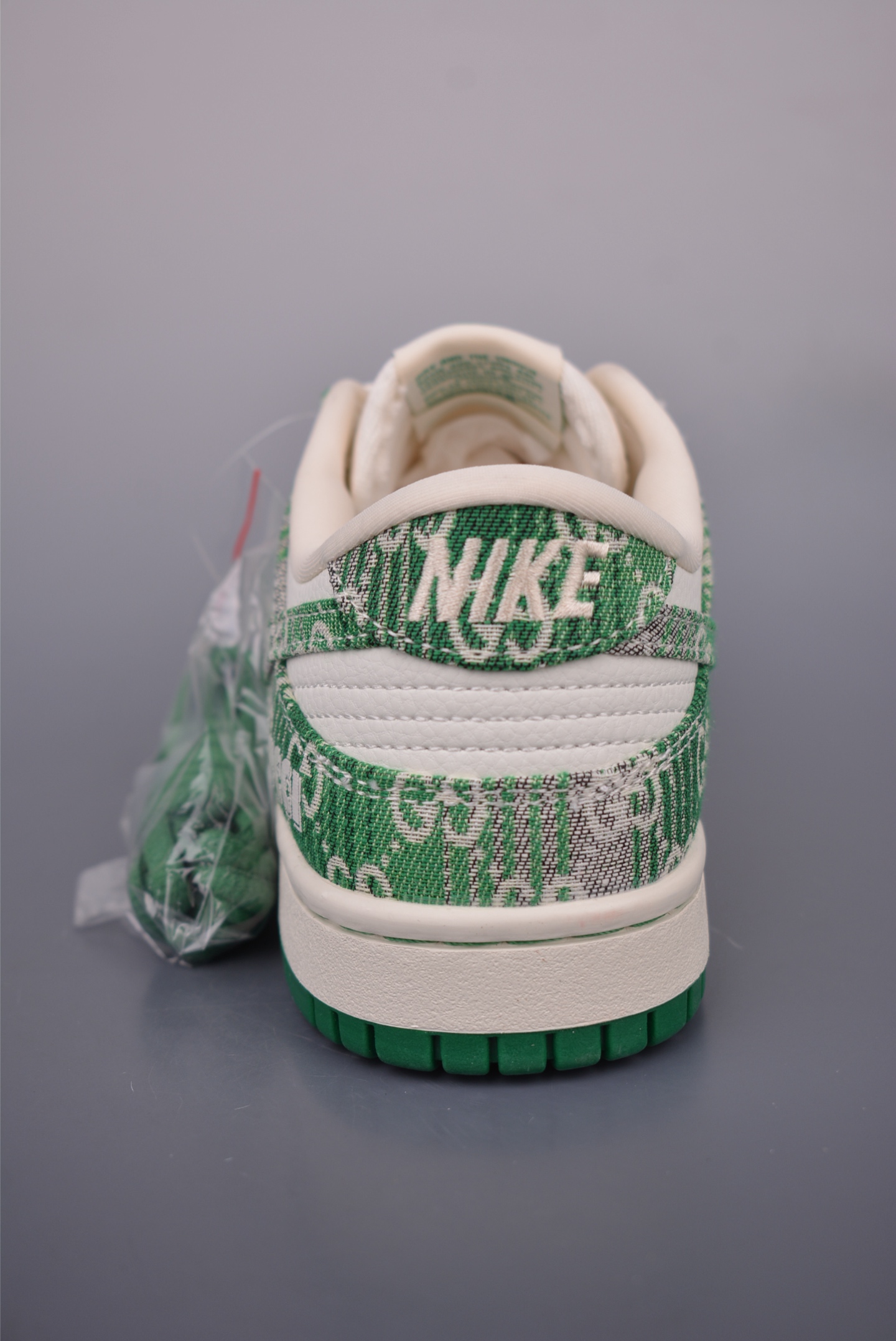 Nike SB Dunk Low Gucci Sneakers - Premium Quality, Stylish Design 4 i1751916655978 9192 0 3