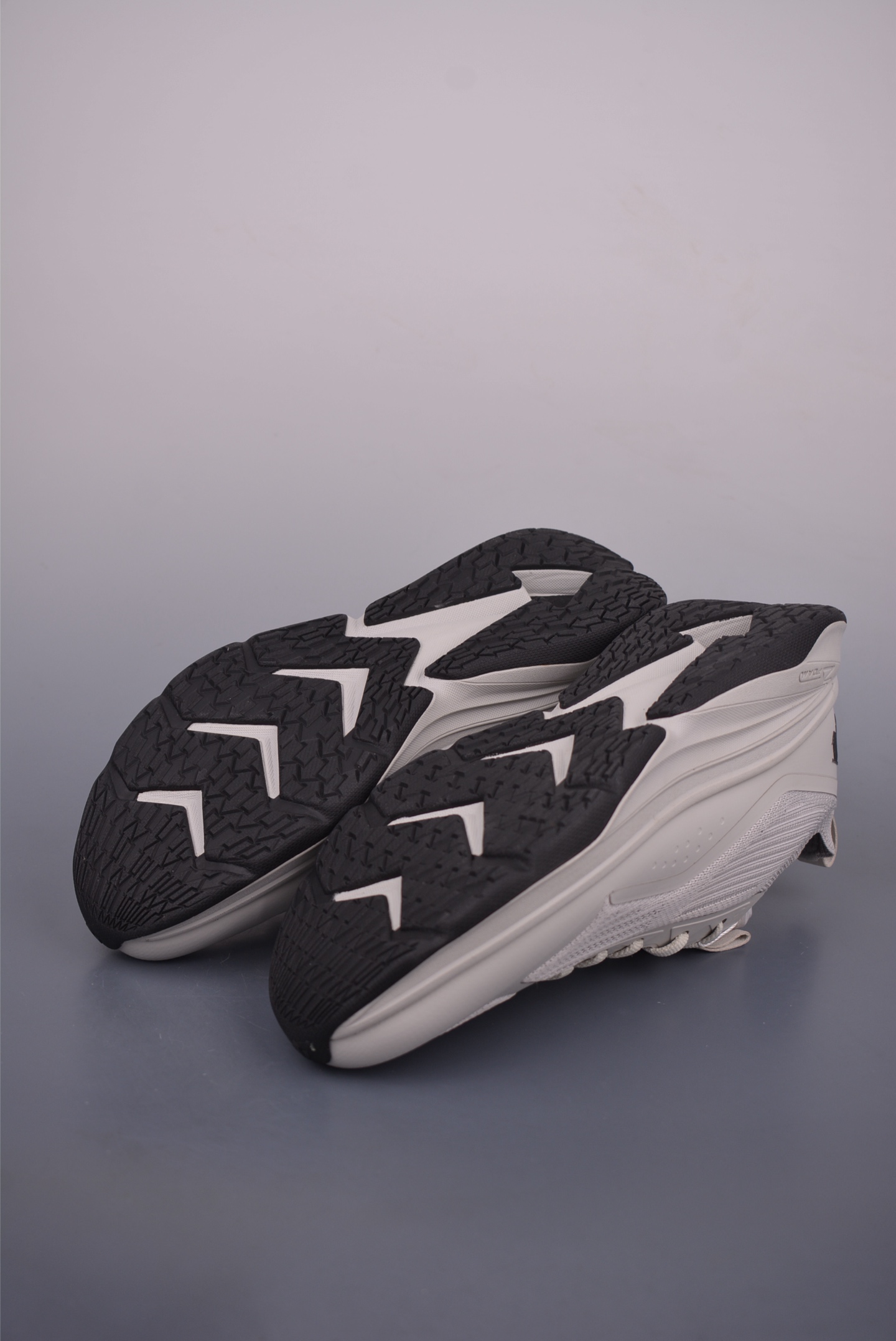 Descente Ease Wire Men's Trail Running Shoes-Comfortable, Supportive, Waterproof 4 i1751916997575 8290 0 2