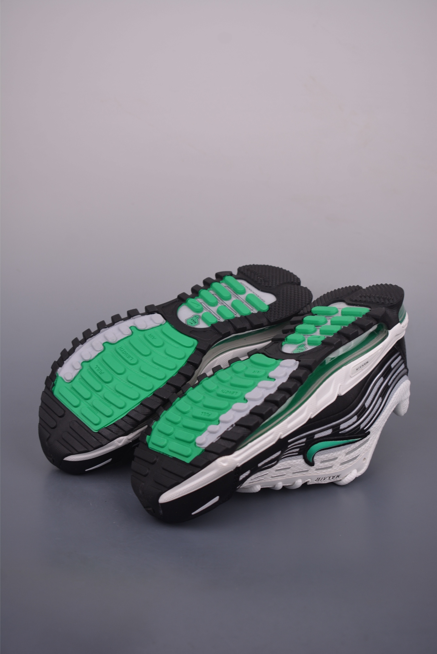 Comme Des Garcons Homme Plus x Nk Air Max TL 2.5 CDG Play Running Shoes 4 i1752008701123 1063 0 2