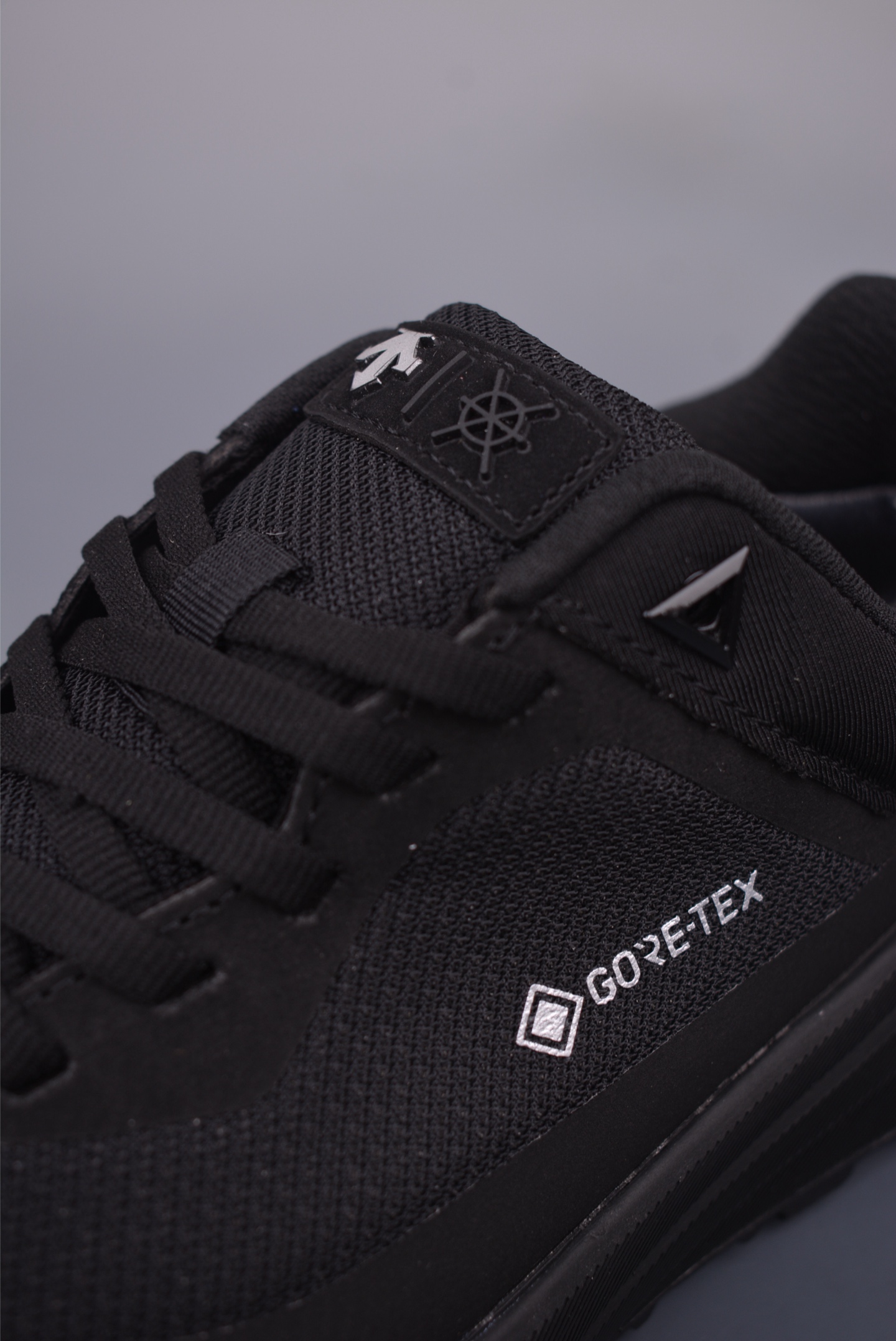 280 DESCENTE迪桑特 EASE WIRE 广东纯原版本 时尚休闲运动覆盖防水男子越野跑鞋 D4431LCR23-Chinese UA Cheap High Quatity Brand Clothes Bags handbags Sneakers wholesale wholesaler seller from China Factory suppliers Fashion Clothing Shoes best Quality Beautiful Price 280 DESCENTE迪桑特 EASE WIRE 广东纯原版本 时尚休闲运动覆盖防水男子越野跑鞋 D4431LCR23