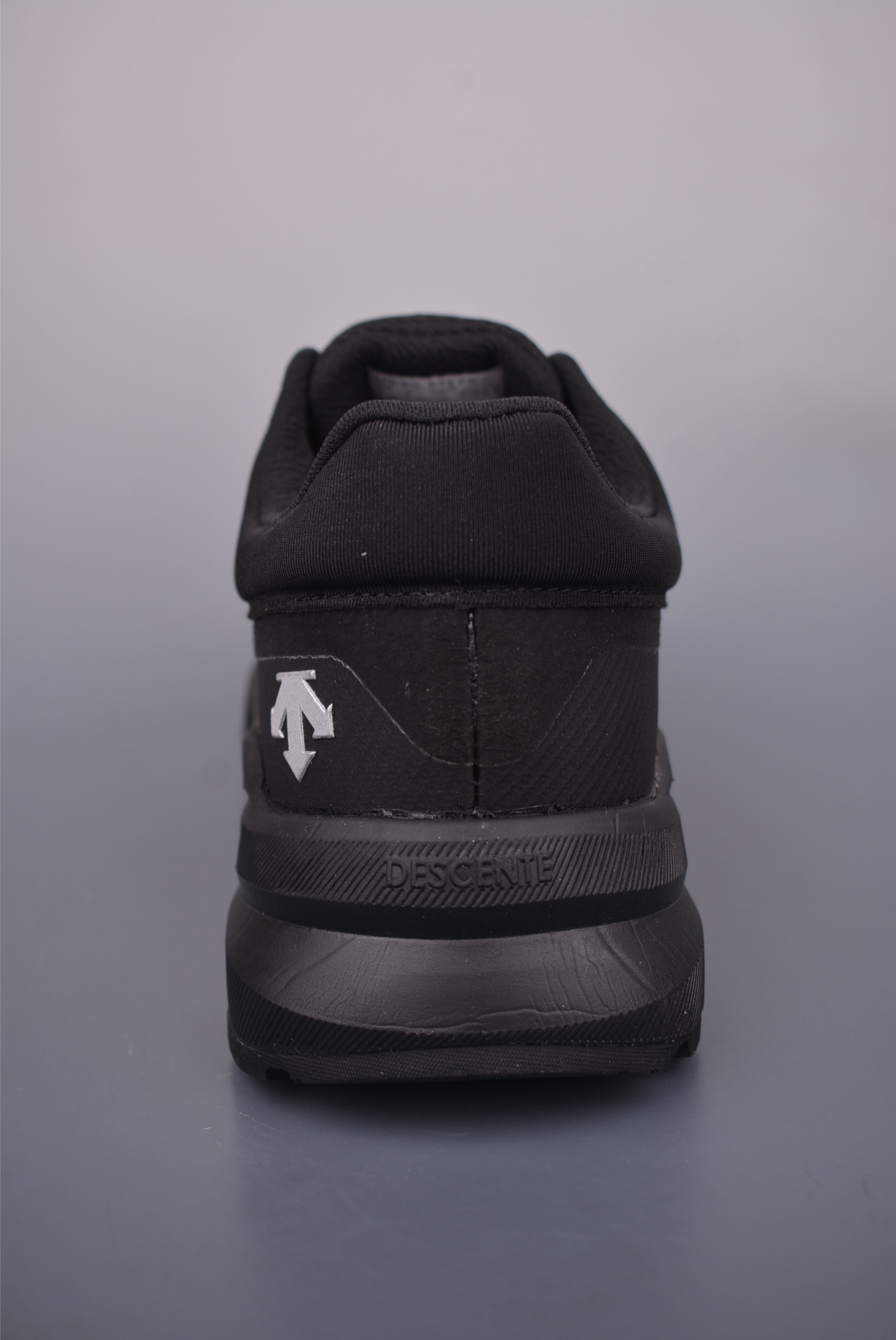 280 DESCENTE迪桑特 EASE WIRE 广东纯原版本 时尚休闲运动覆盖防水男子越野跑鞋 D4431LCR23-Chinese UA Cheap High Quatity Brand Clothes Bags handbags Sneakers wholesale wholesaler seller from China Factory suppliers Fashion Clothing Shoes best Quality Beautiful Price 280 DESCENTE迪桑特 EASE WIRE 广东纯原版本 时尚休闲运动覆盖防水男子越野跑鞋 D4431LCR23