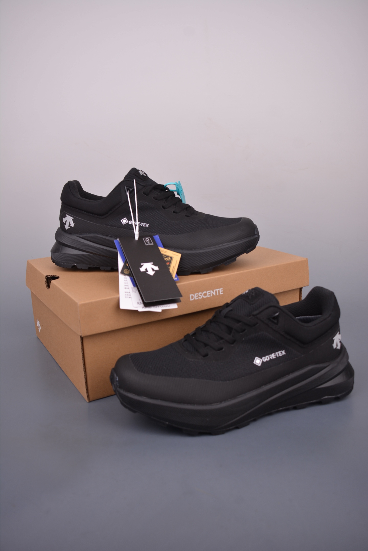 280 DESCENTE迪桑特 EASE WIRE 广东纯原版本 时尚休闲运动覆盖防水男子越野跑鞋 D4431LCR23-Chinese UA Cheap High Quatity Brand Clothes Bags handbags Sneakers wholesale wholesaler seller from China Factory suppliers Fashion Clothing Shoes best Quality Beautiful Price 280 DESCENTE迪桑特 EASE WIRE 广东纯原版本 时尚休闲运动覆盖防水男子越野跑鞋 D4431LCR23