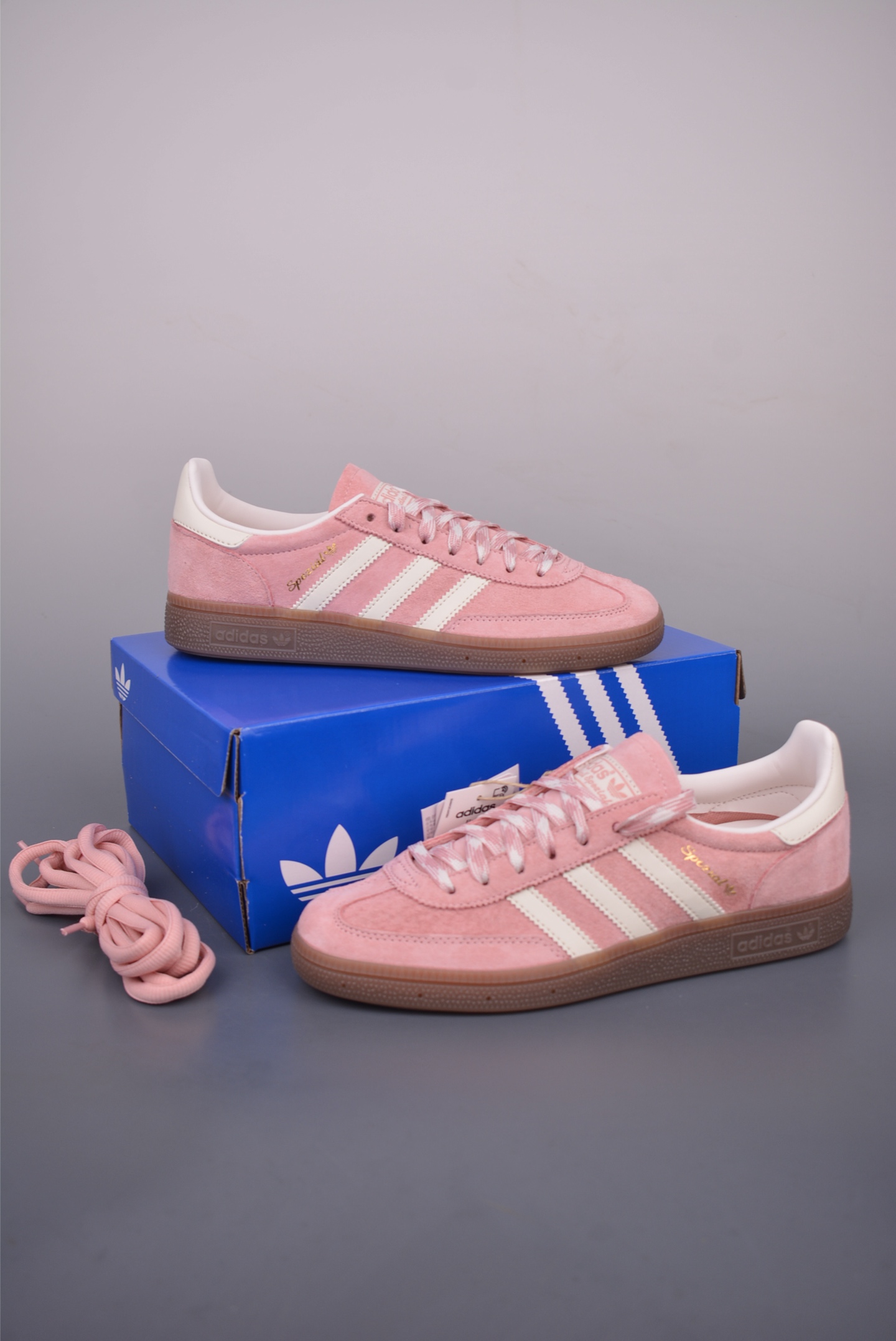 180 Adidas Handball Spezial 充正版本 阿迪达斯经典款 复古休闲板鞋 KJ6305-Chinese UA Cheap High Quatity Brand Clothes Bags handbags Sneakers wholesale wholesaler seller from China Factory suppliers Fashion Clothing Shoes best Quality Beautiful Price 180 Adidas Handball Spezial 充正版本 阿迪达斯经典款 复古休闲板鞋 KJ6305