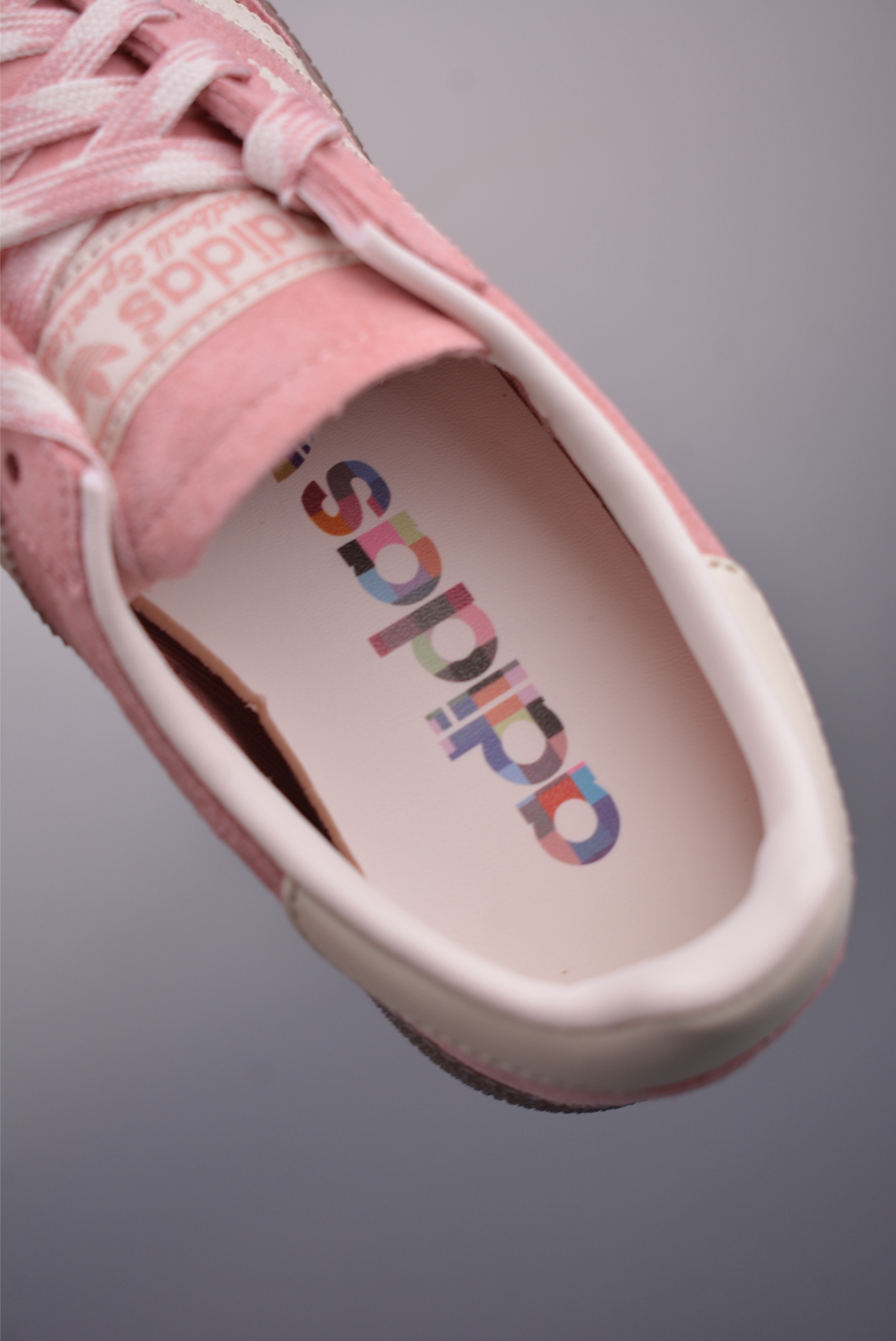 180 Adidas Handball Spezial 充正版本 阿迪达斯经典款 复古休闲板鞋 KJ6305-Chinese UA Cheap High Quatity Brand Clothes Bags handbags Sneakers wholesale wholesaler seller from China Factory suppliers Fashion Clothing Shoes best Quality Beautiful Price 180 Adidas Handball Spezial 充正版本 阿迪达斯经典款 复古休闲板鞋 KJ6305