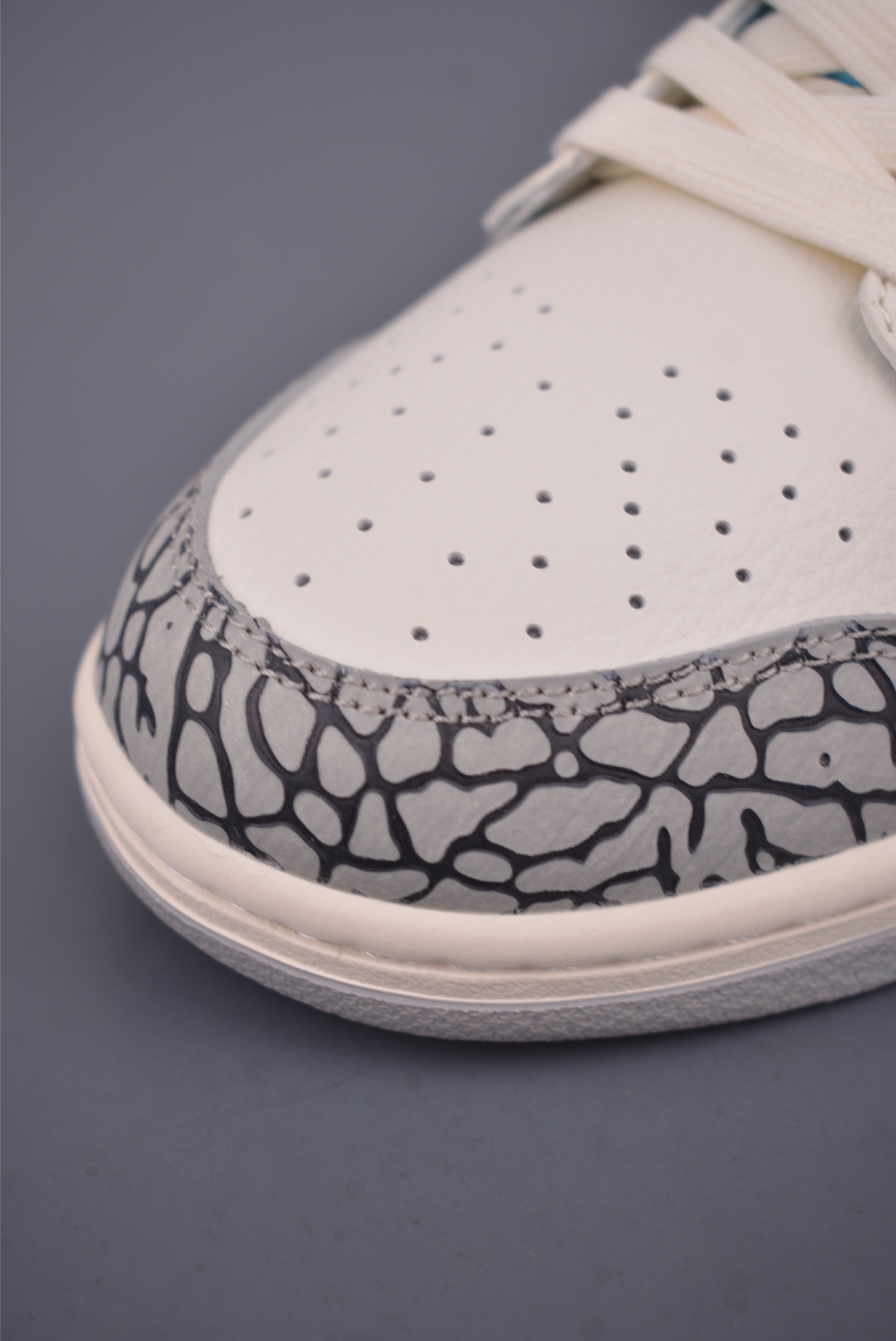 260 Nike SB Dunk Low Dior联名 XD1588-223-Chinese UA Cheap High Quatity Brand Clothes Bags handbags Sneakers wholesale wholesaler seller from China Factory suppliers Fashion Clothing Shoes best Quality Beautiful Price 260 Nike SB Dunk Low Dior联名 XD1588-223