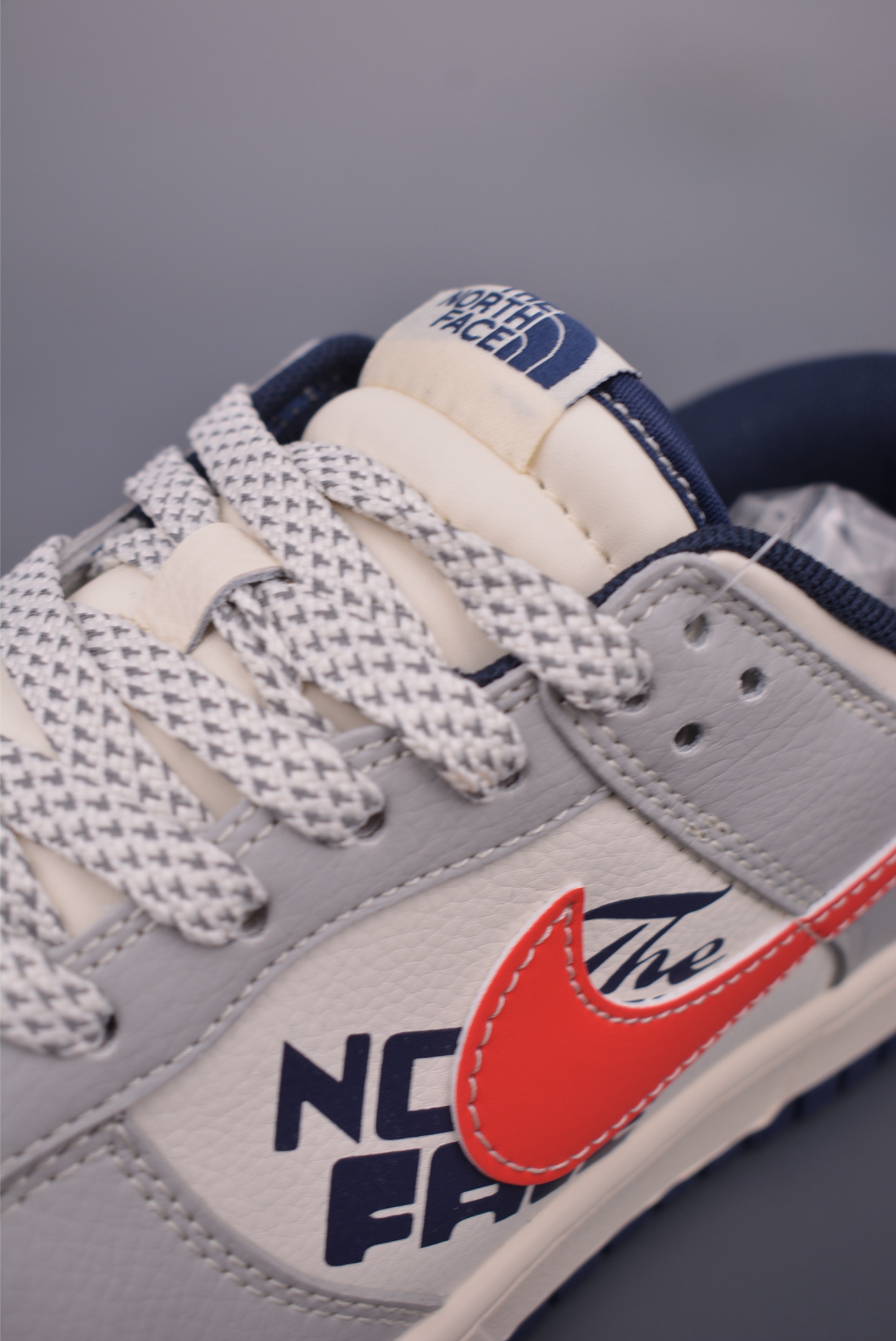 260 Nike SB Dunk Low 北面联名 XF8698-208-Chinese UA Cheap High Quatity Brand Clothes Bags handbags Sneakers wholesale wholesaler seller from China Factory suppliers Fashion Clothing Shoes best Quality Beautiful Price 260 Nike SB Dunk Low 北面联名 XF8698-208