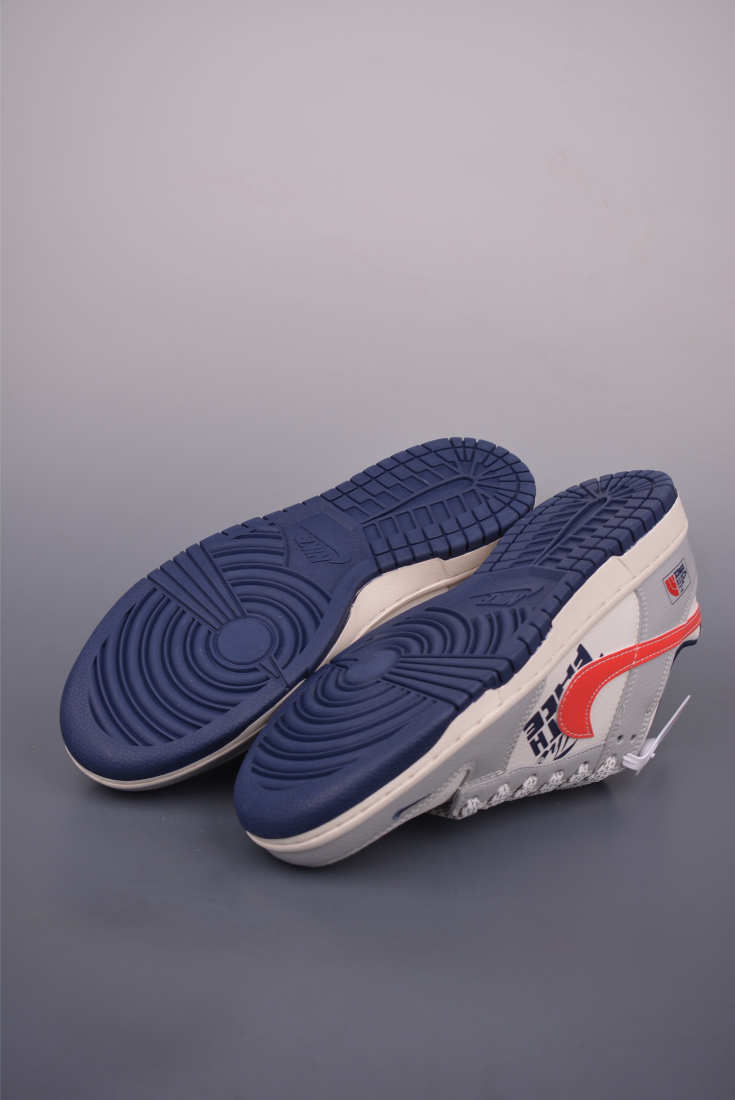 260 Nike SB Dunk Low 北面联名 XF8698-208-Chinese UA Cheap High Quatity Brand Clothes Bags handbags Sneakers wholesale wholesaler seller from China Factory suppliers Fashion Clothing Shoes best Quality Beautiful Price 260 Nike SB Dunk Low 北面联名 XF8698-208