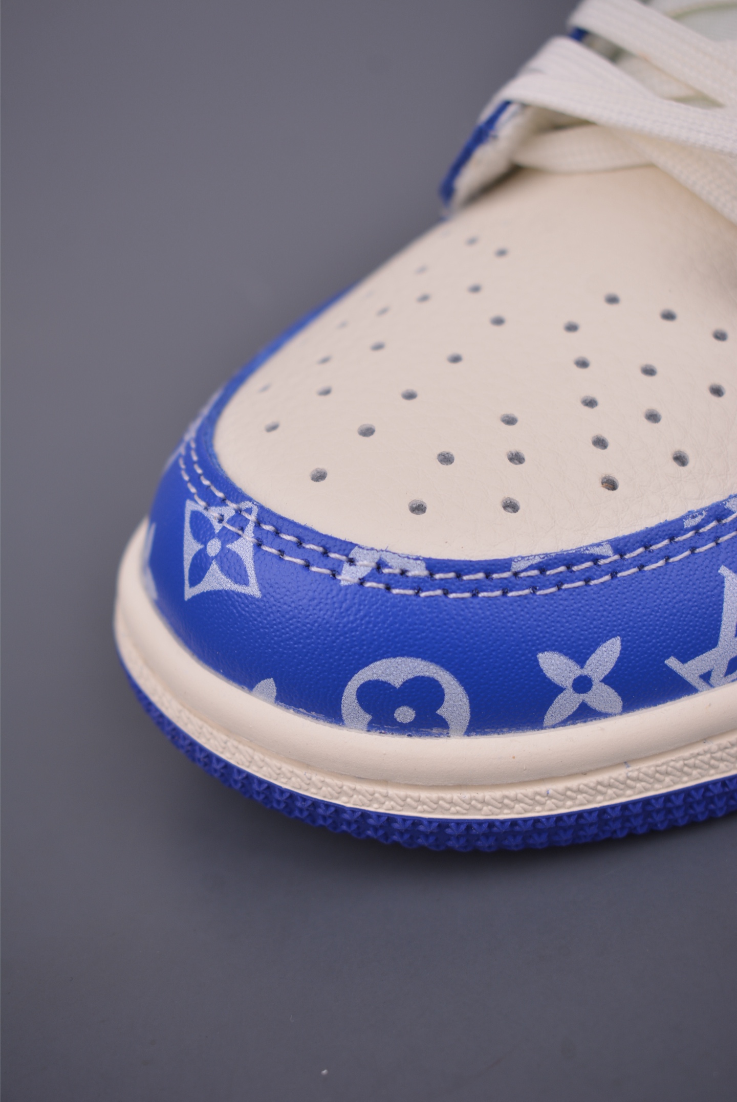 280 Fragment x Travis Scott x LV Air Jordan 1 Low 三方联名倒钩 XQ1979-003-Chinese UA Cheap High Quatity Brand Clothes Bags handbags Sneakers wholesale wholesaler seller from China Factory suppliers Fashion Clothing Shoes best Quality Beautiful Price 280 Fragment x Travis Scott x LV Air Jordan 1 Low 三方联名倒钩 XQ1979-003