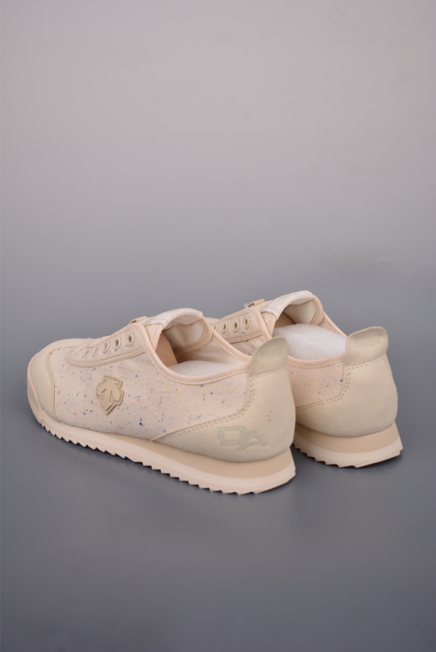Descente Chron Tempo Replica Sneakers - Breathable Canvas Slip-On Shoes 2 i1752084491969 9266 0 1