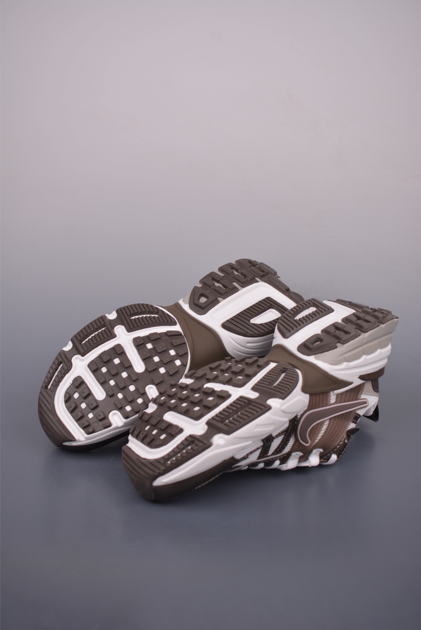 Nike V2K Runtekk Low-Top Running Shoes - Cushioned, Breathable, and Retro Style 4 i1752085255772 7471 0 2
