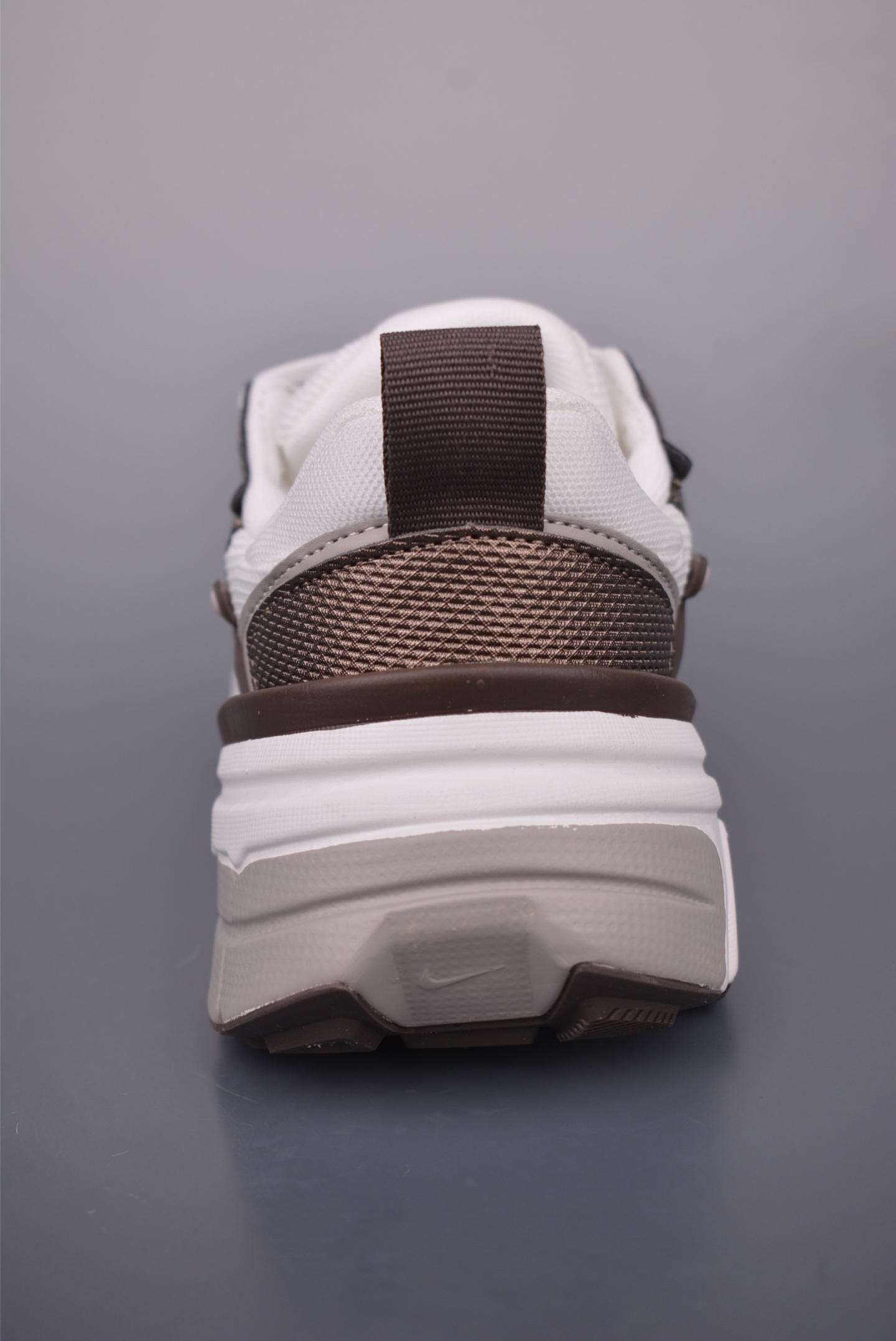 Nike V2K Runtekk Low-Top Running Shoes - Cushioned, Breathable, and Retro Style 5 i1752085259789 7147 0 3