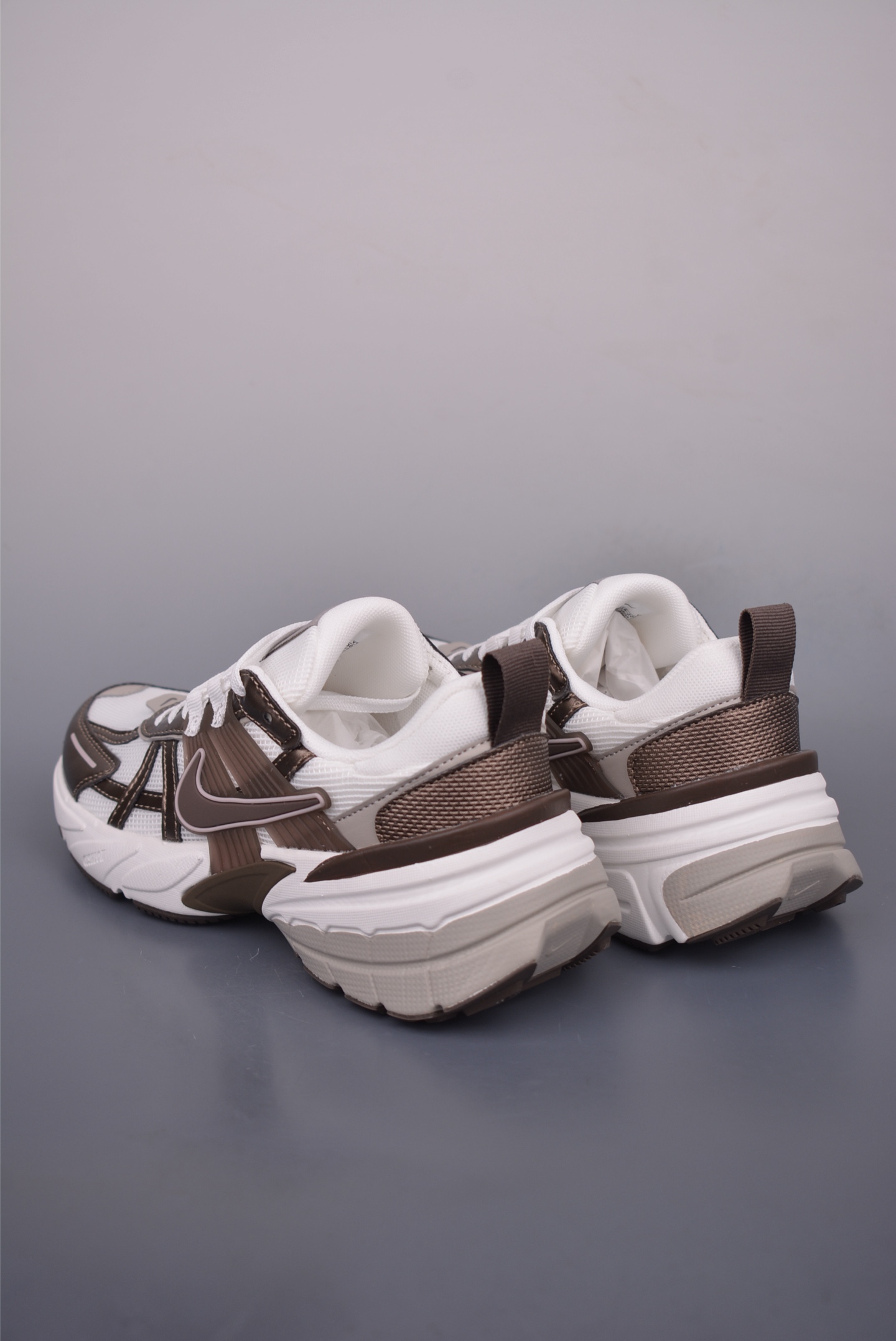Nike V2K Runtekk Low-Top Running Shoes - Cushioned, Breathable, and Retro Style 3 i1752085259790 513 0 1