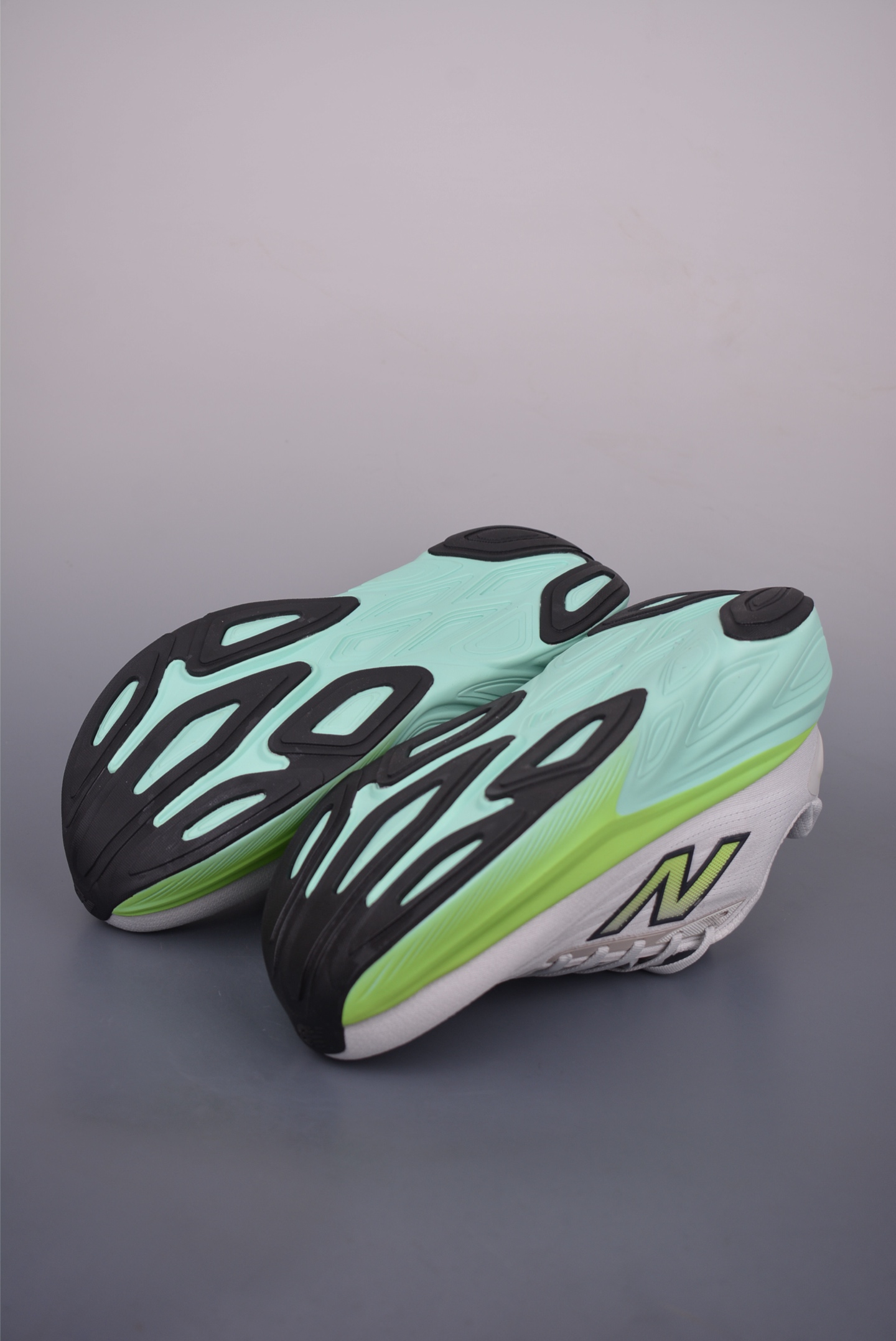 New Balance Fresh Foam Low-Top Running Shoes - Comfortable & Durable 4 i1752085501311 8693 0 2