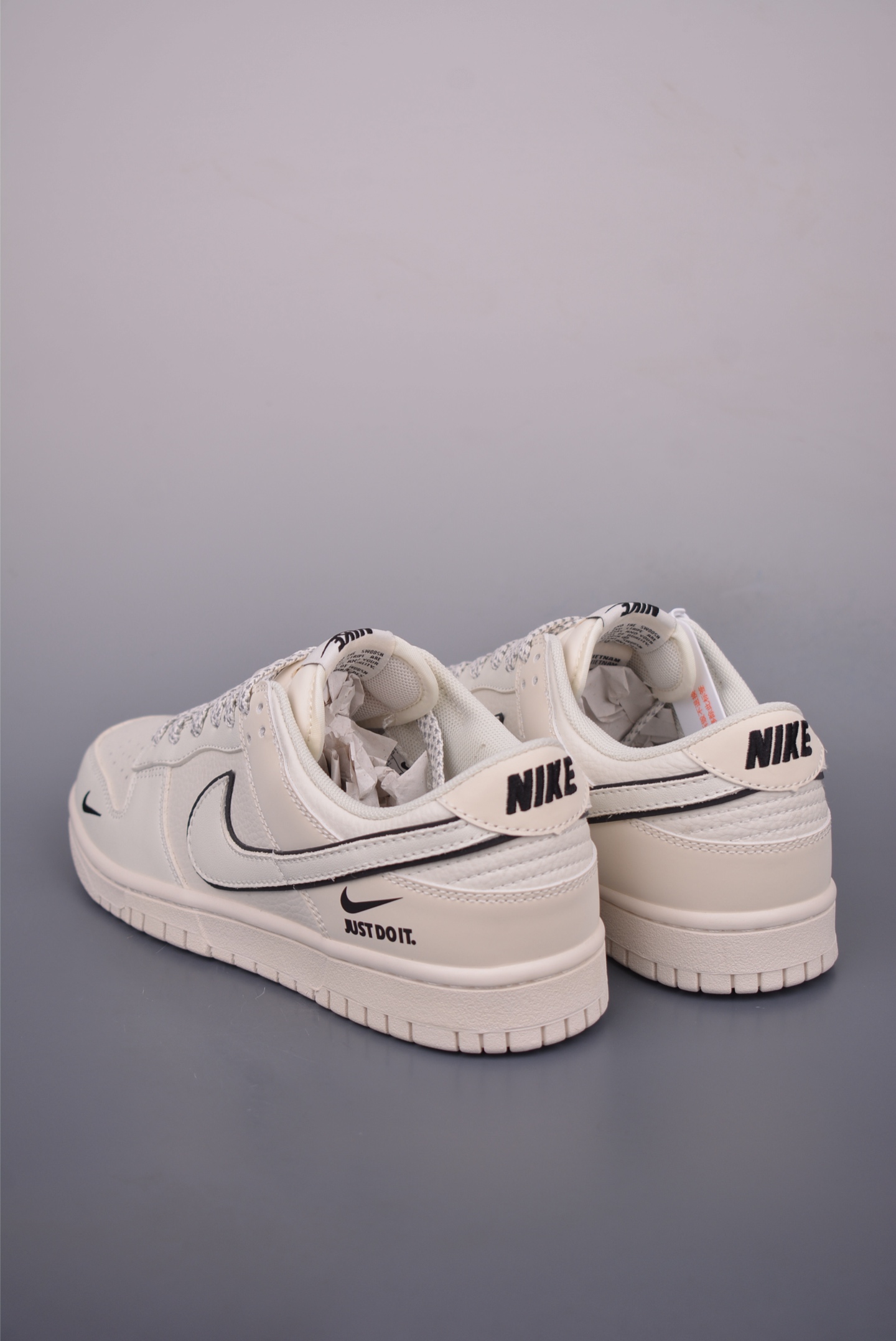 Nike SB Dunk Low 'Just Do It' Premium Leather Sneakers - Style & Comfort 3 i1752085722293 8044 0 1
