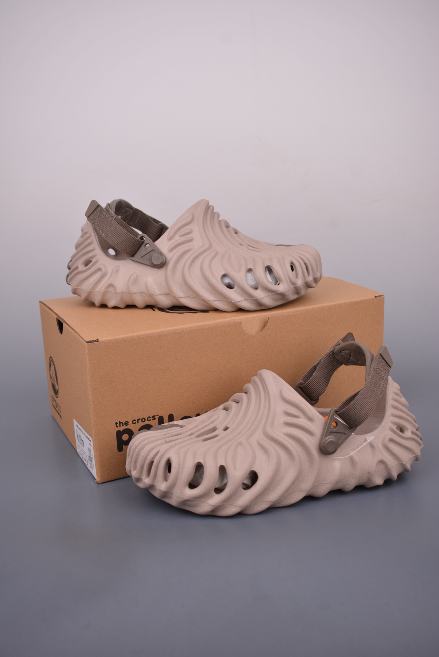 Crocs Echo Clog: Lightweight Comfort, Adjustable Heel, Easy to Clean Design 5 i1752085916750 7933 0 4