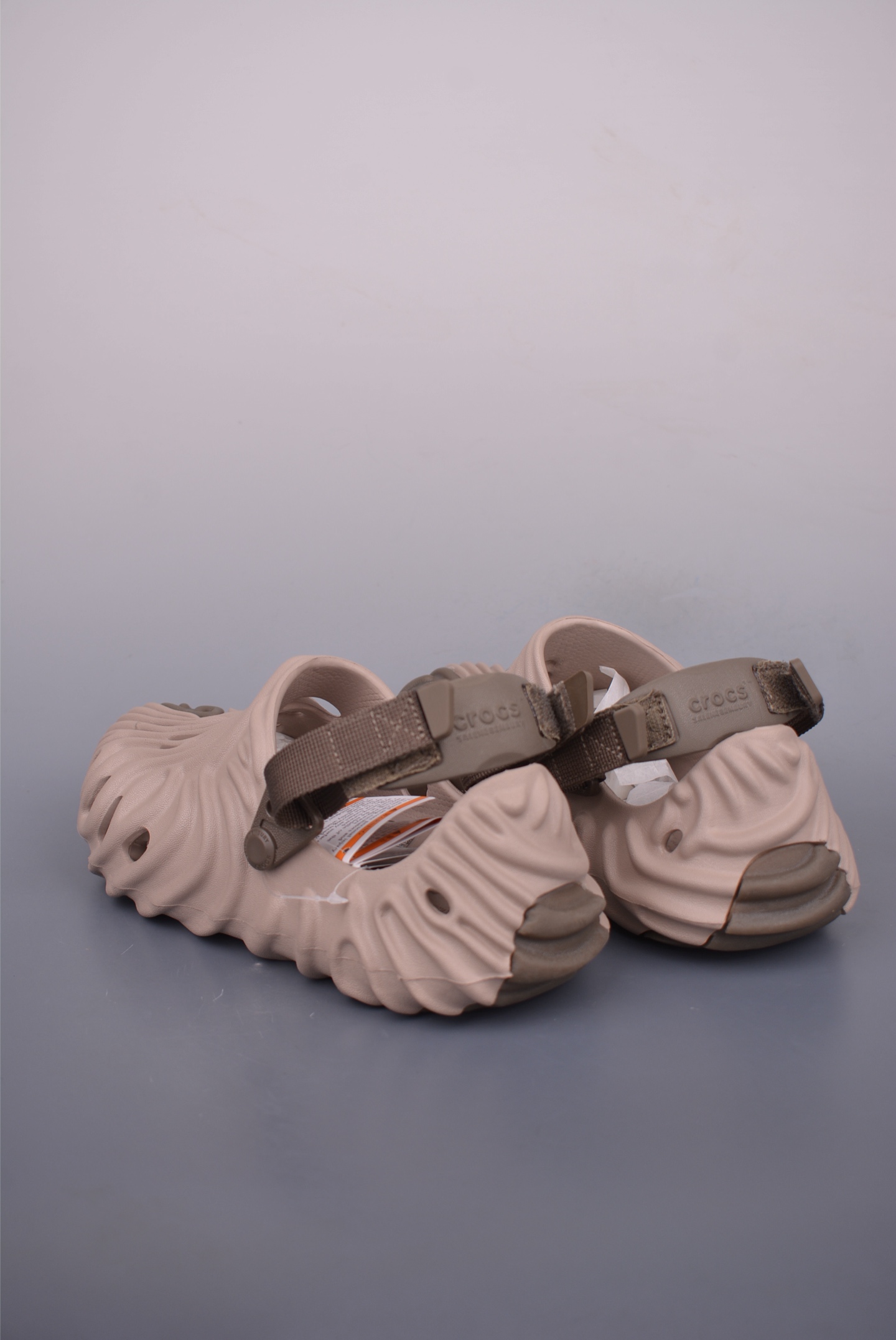 Crocs Echo Clog: Lightweight Comfort, Adjustable Heel, Easy to Clean Design 2 i1752085919635 4529 0 1