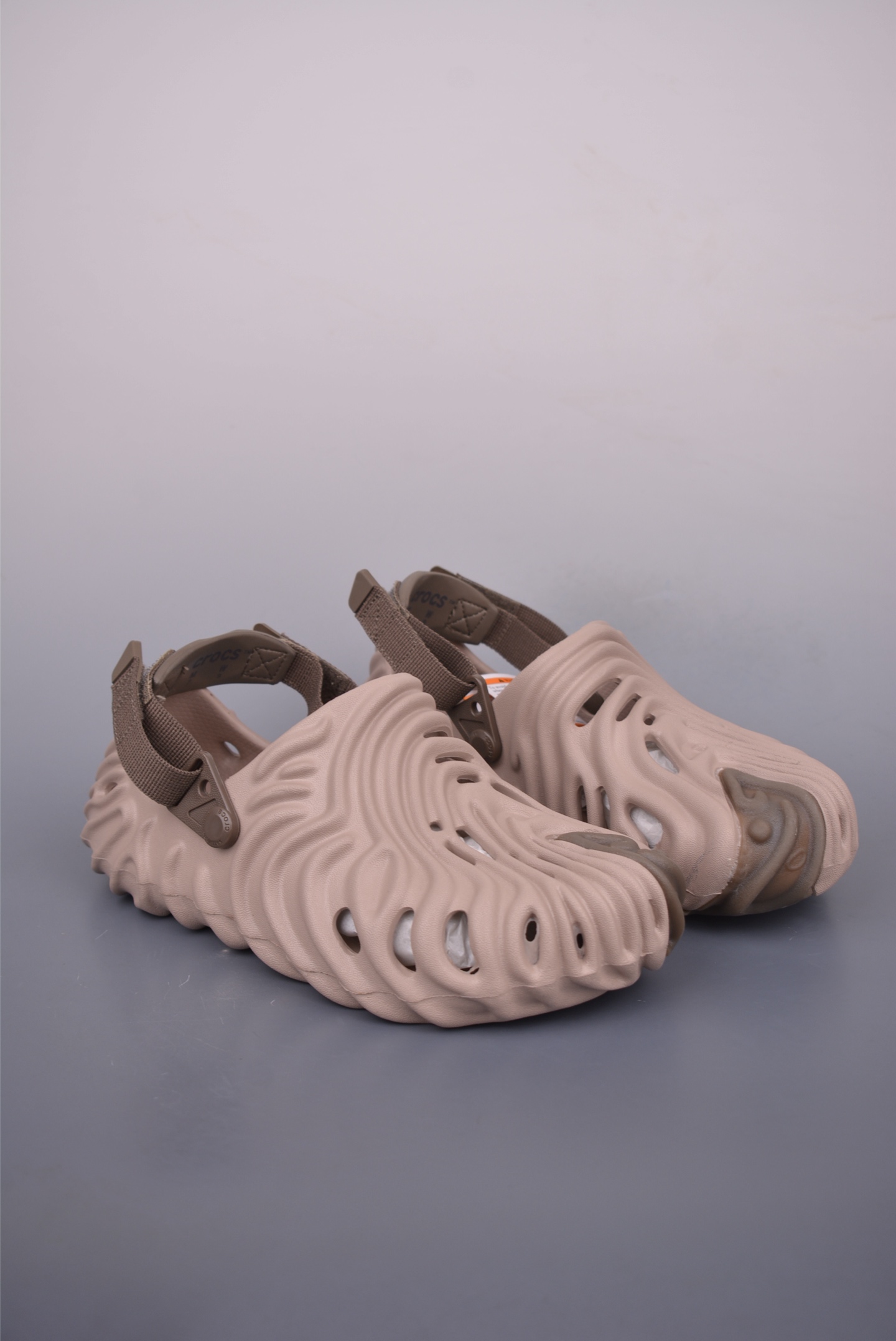 Crocs Echo Clog: Lightweight Comfort, Adjustable Heel, Easy to Clean Design 1 i1752085919649 6034 0 0