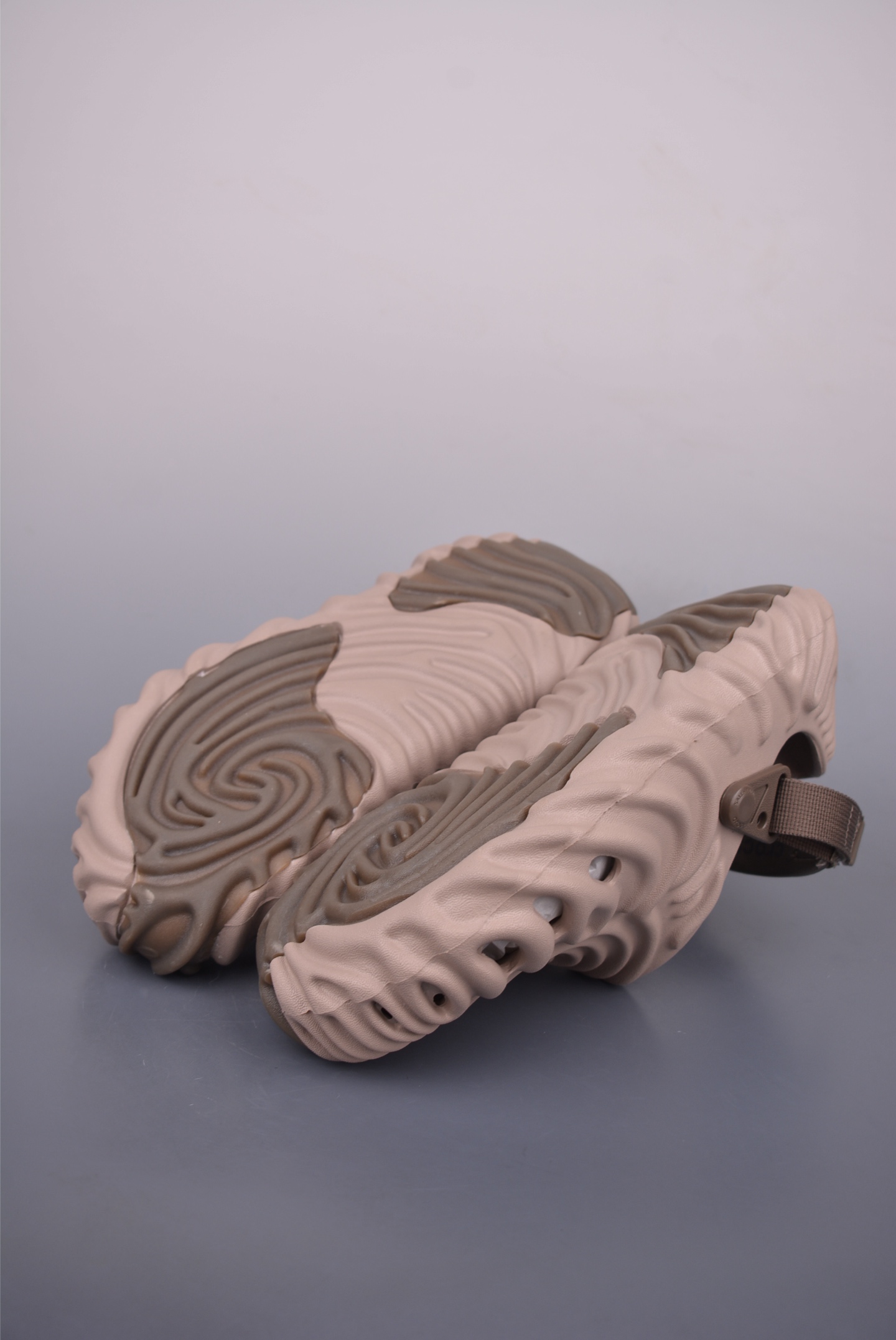 Crocs Echo Clog: Lightweight Comfort, Adjustable Heel, Easy to Clean Design 3 i1752085919684 7779 0 2