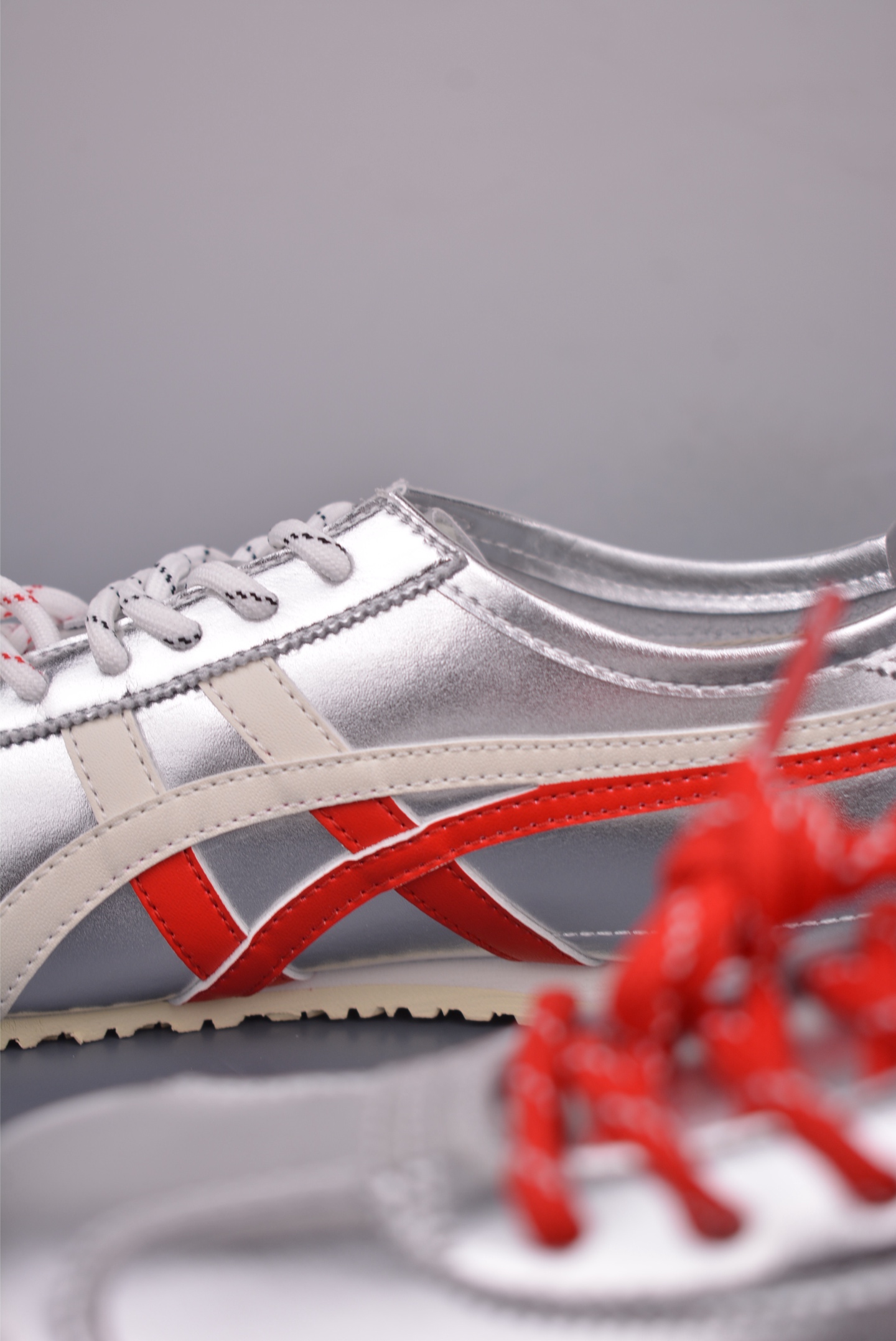 Onitsuka Tiger MEXICO 66 Silver & Red Accents, Comfortable and Stylish Shoes 9 i1752086165307 9206 0 7