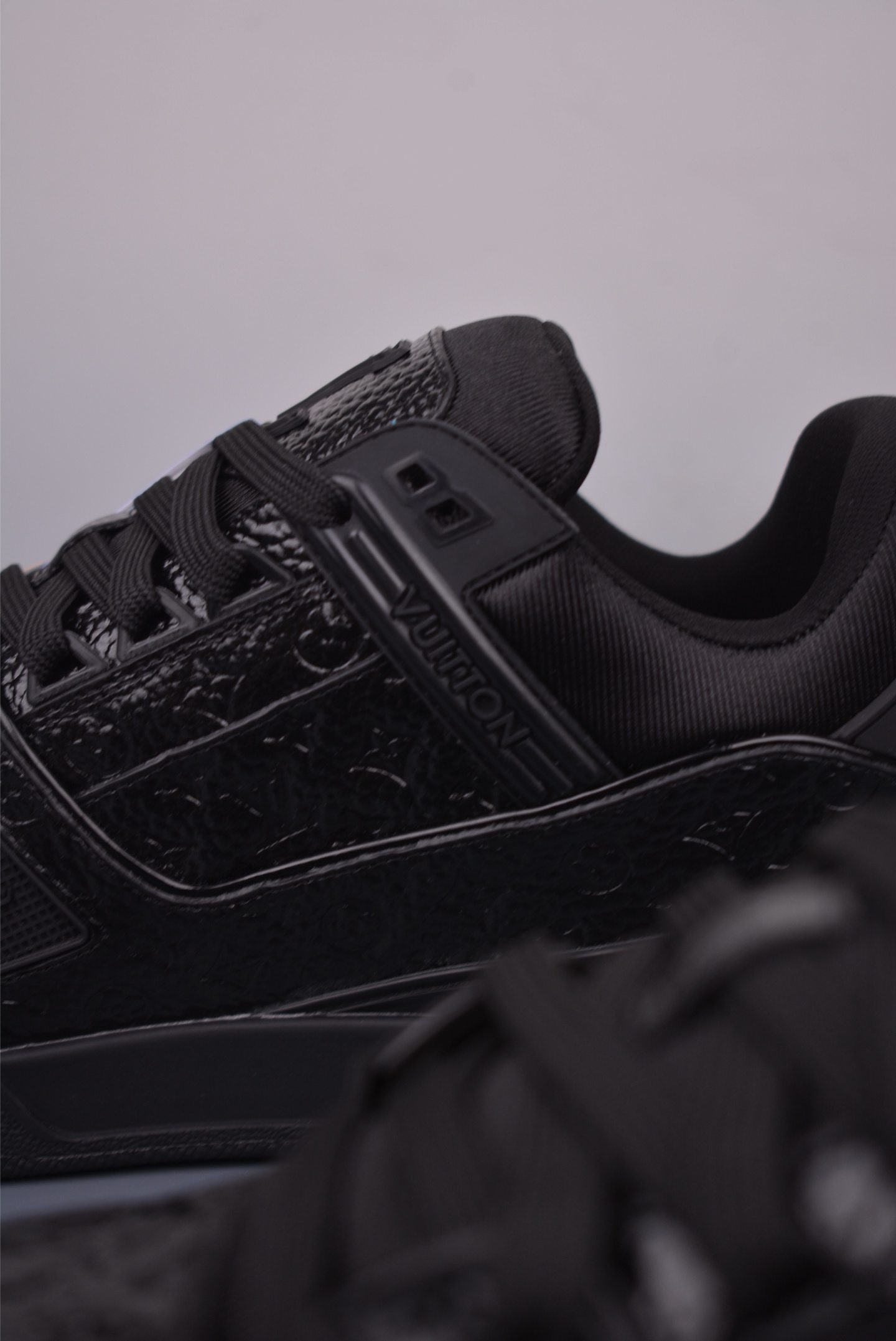 Louis Vuitton Trainer Sneaker Low Black Grained Leather Size 39-46 8 i1752087790410 7594 0 7